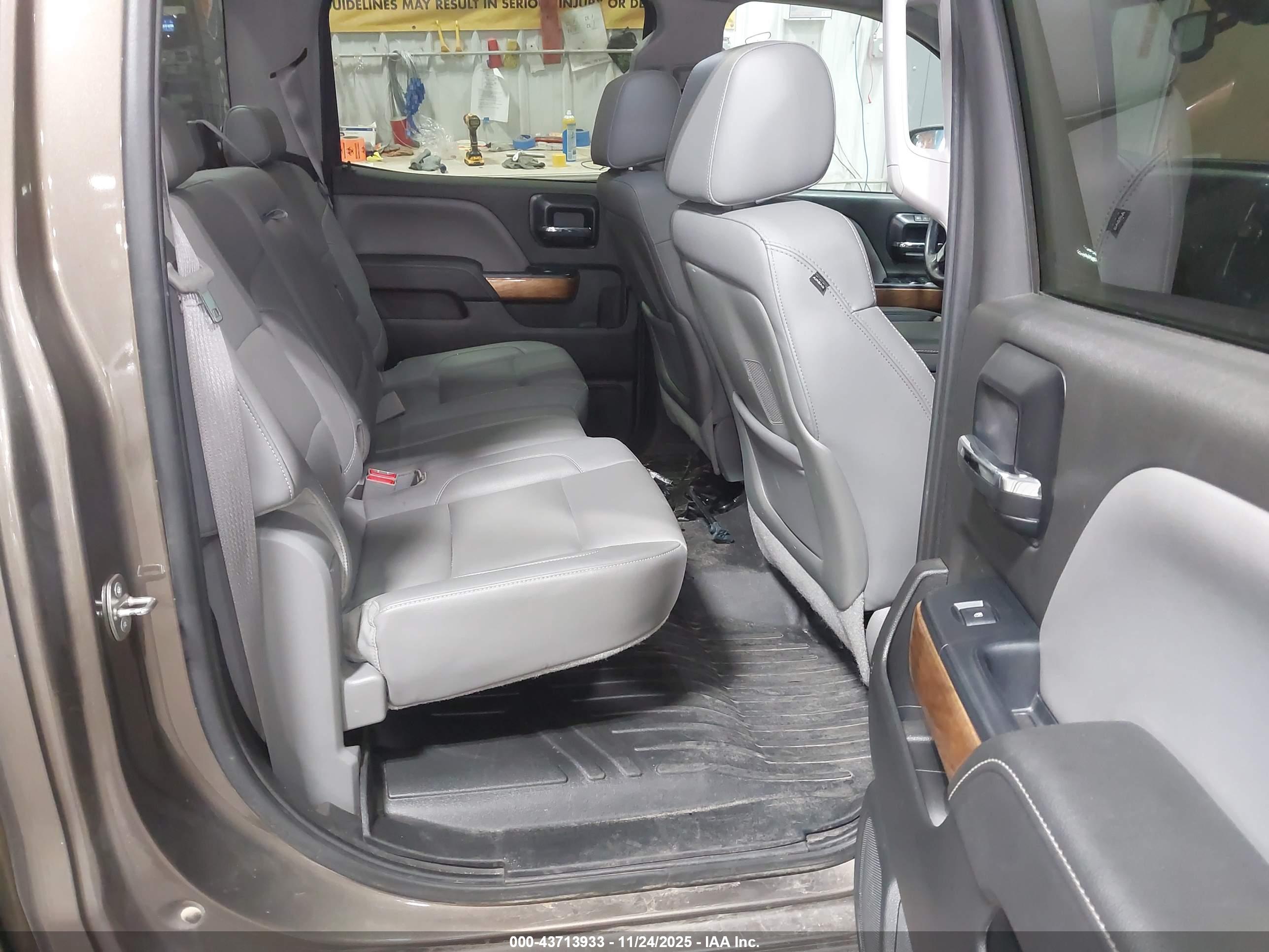 CHEVROLET SILVERADO image 8