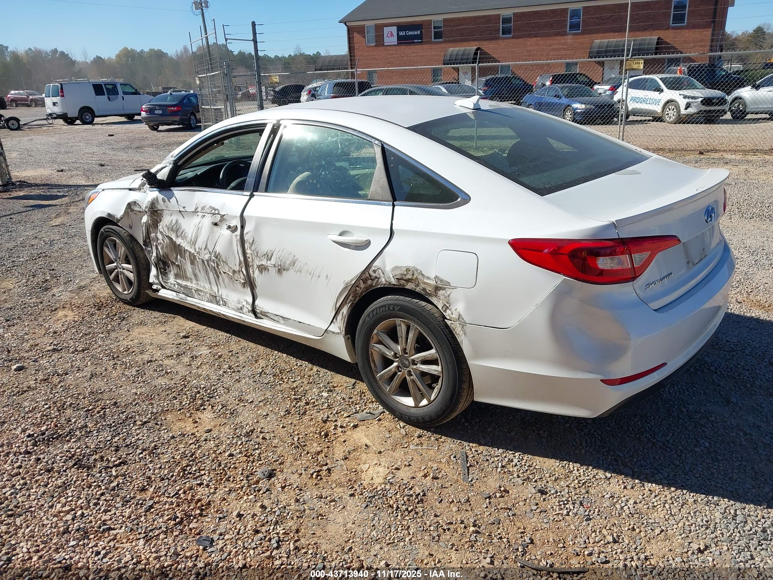 HYUNDAI SONATA image 3