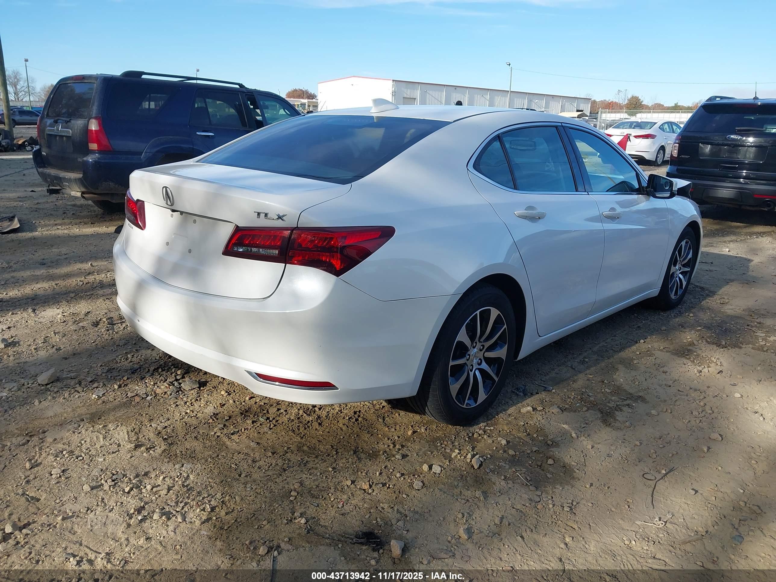 ACURA TLX image 4