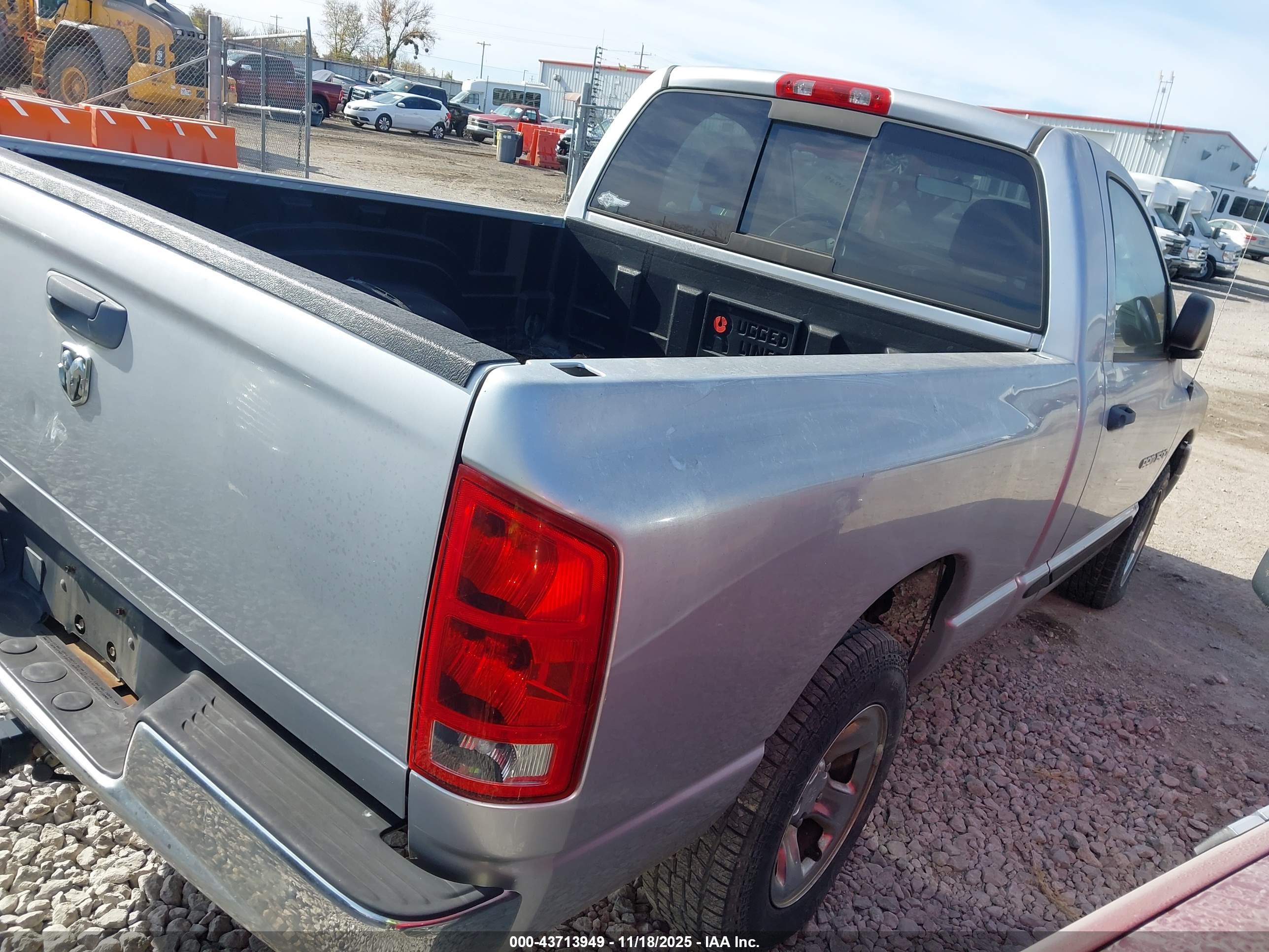 DODGE RAM image 4