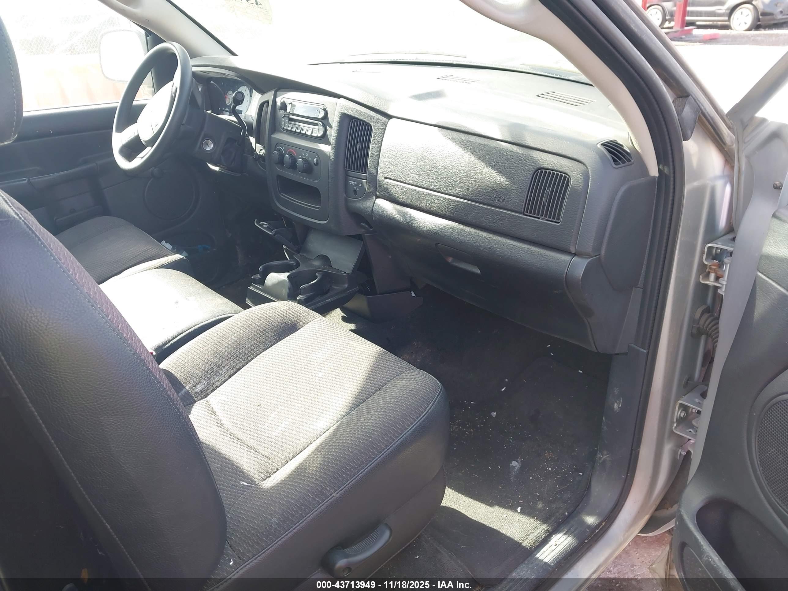 DODGE RAM image 5