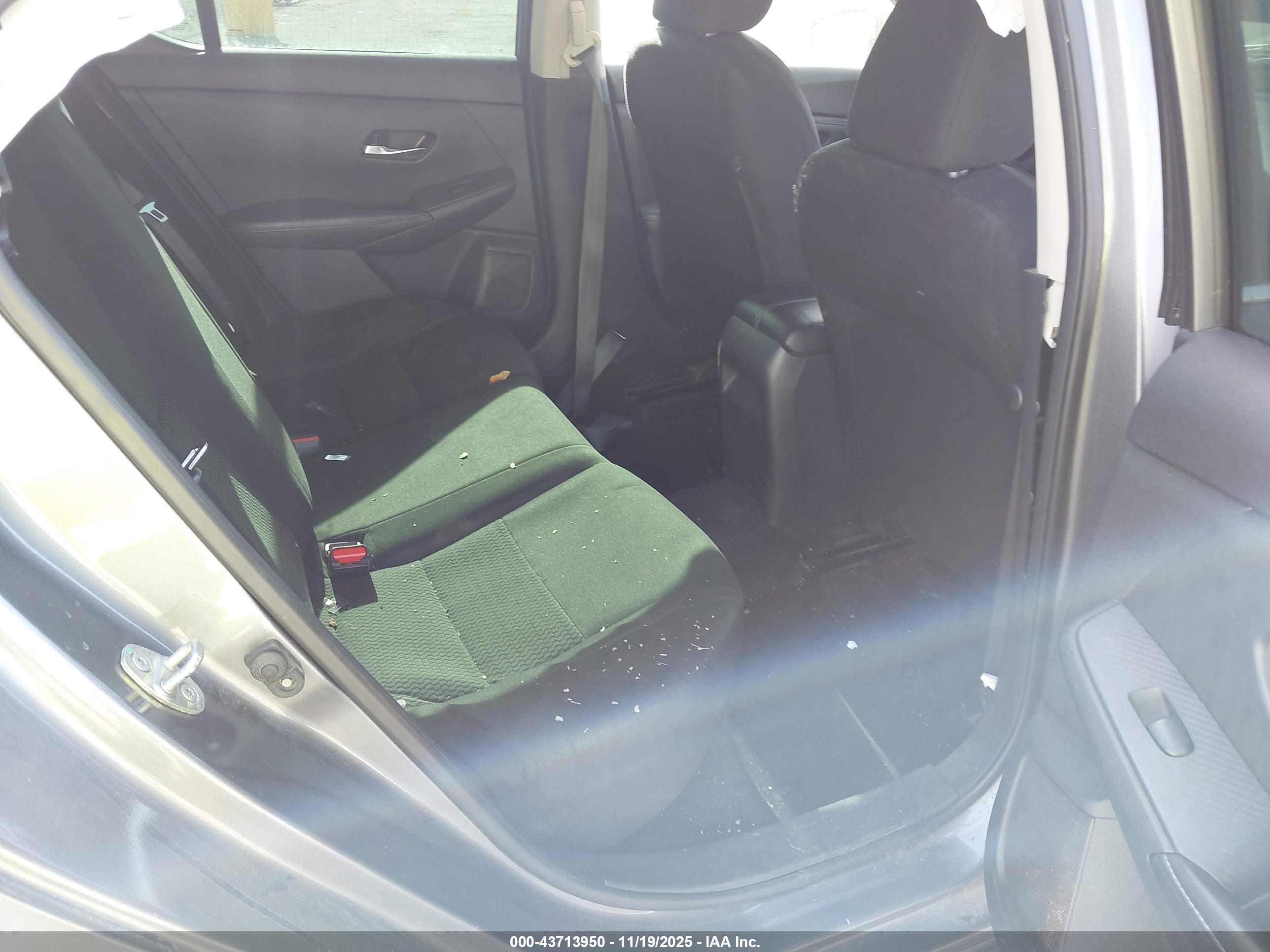 NISSAN SENTRA image 8