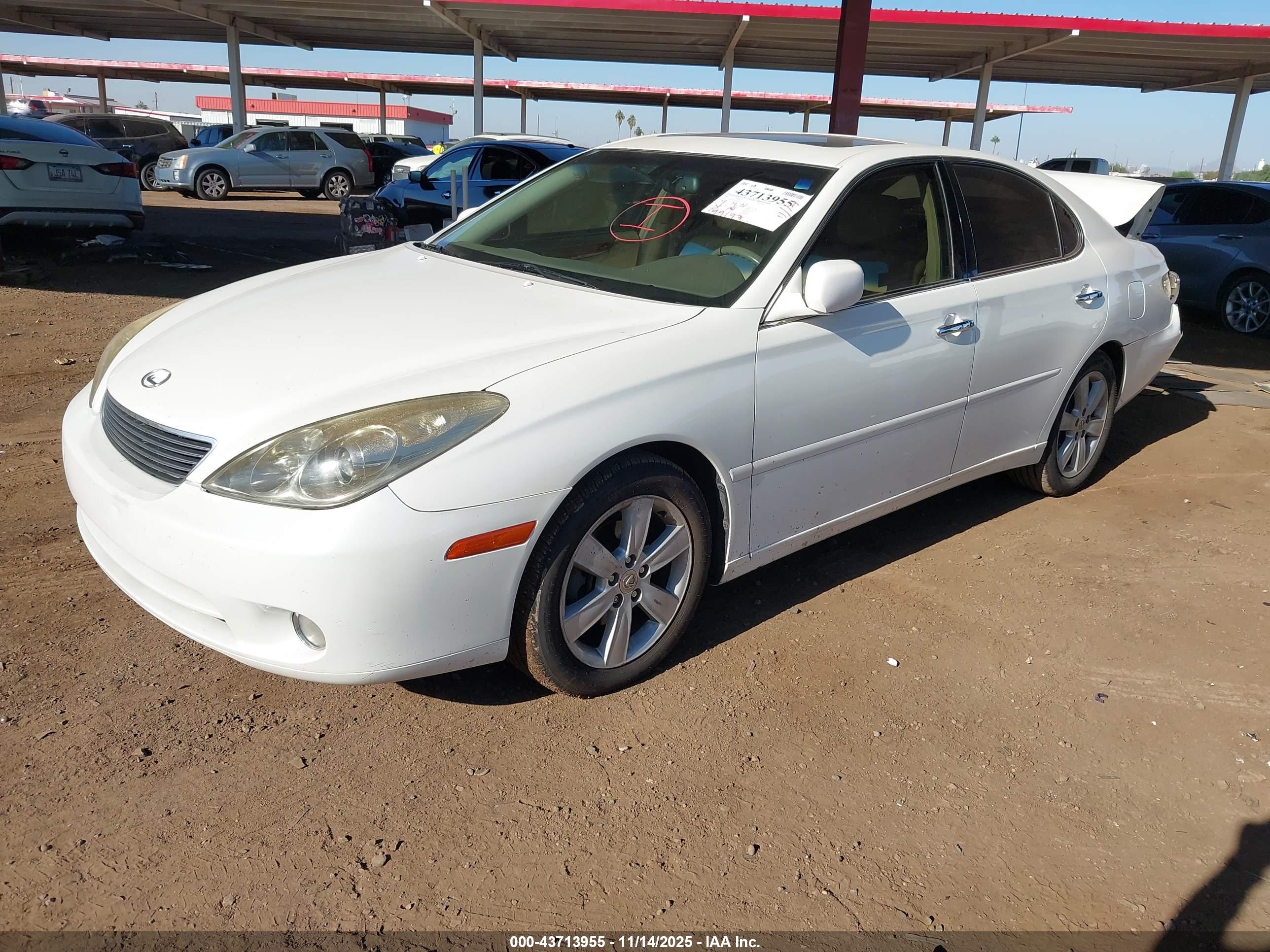 LEXUS ES image 2