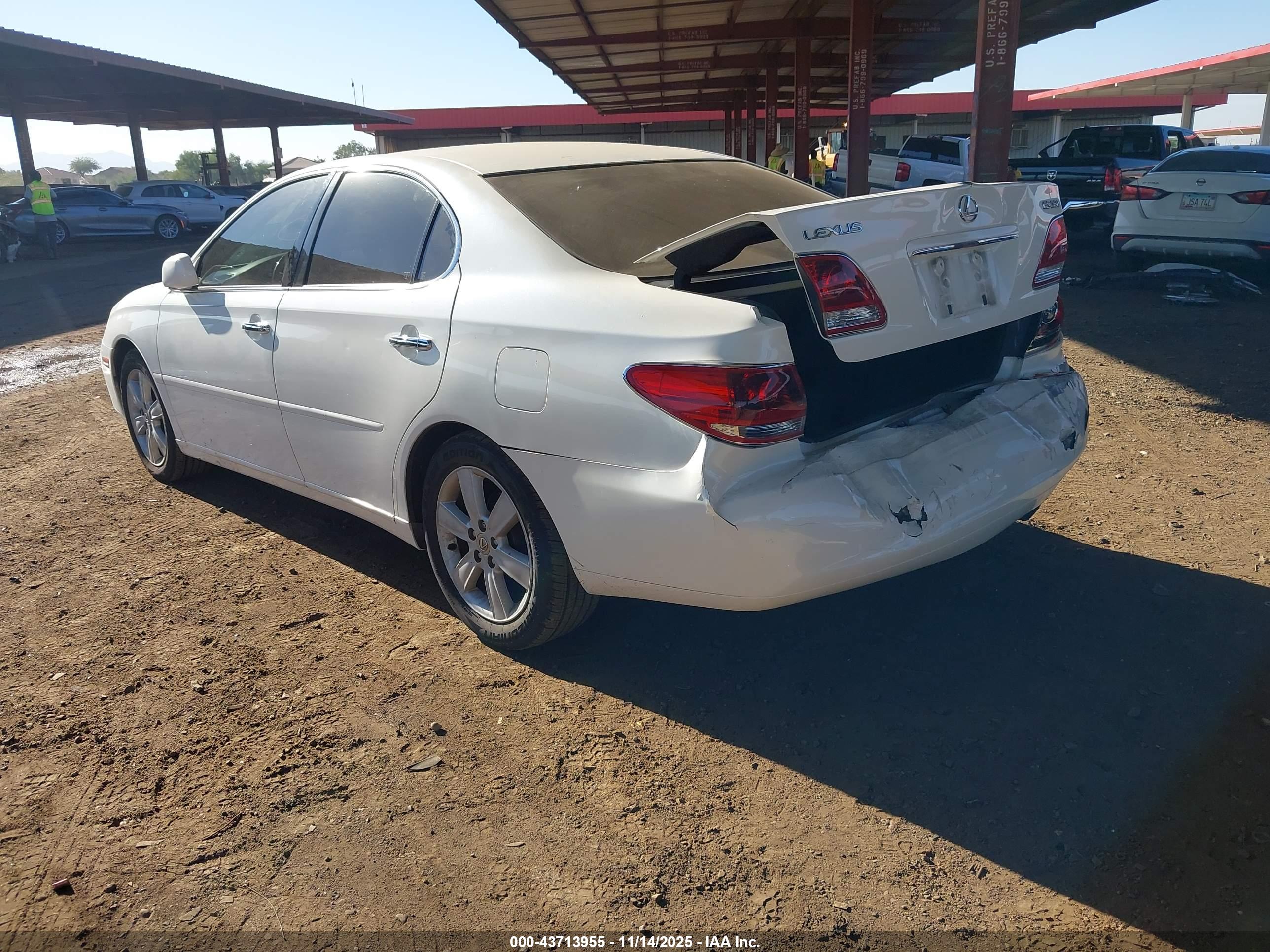 LEXUS ES image 3