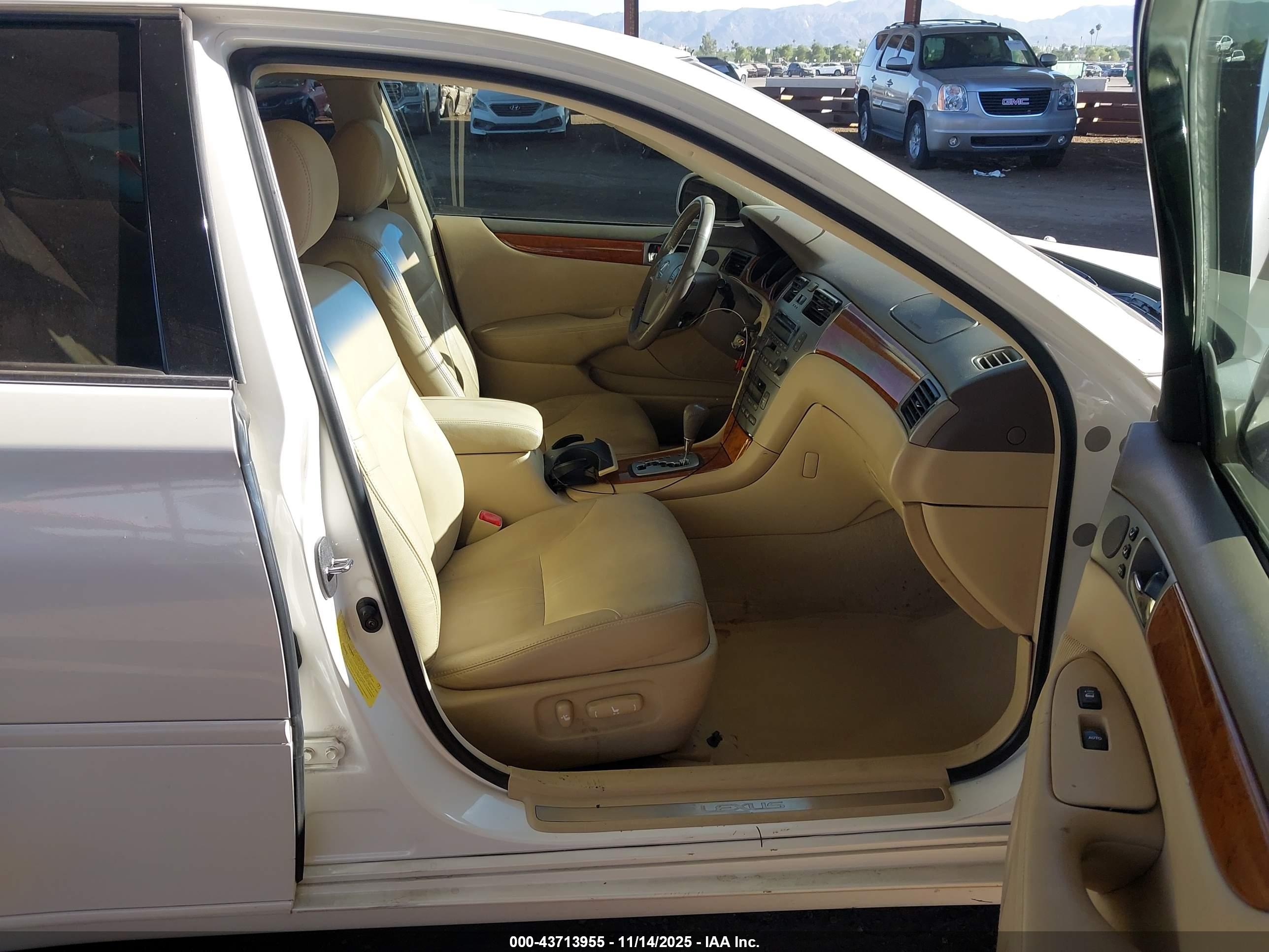 LEXUS ES image 5