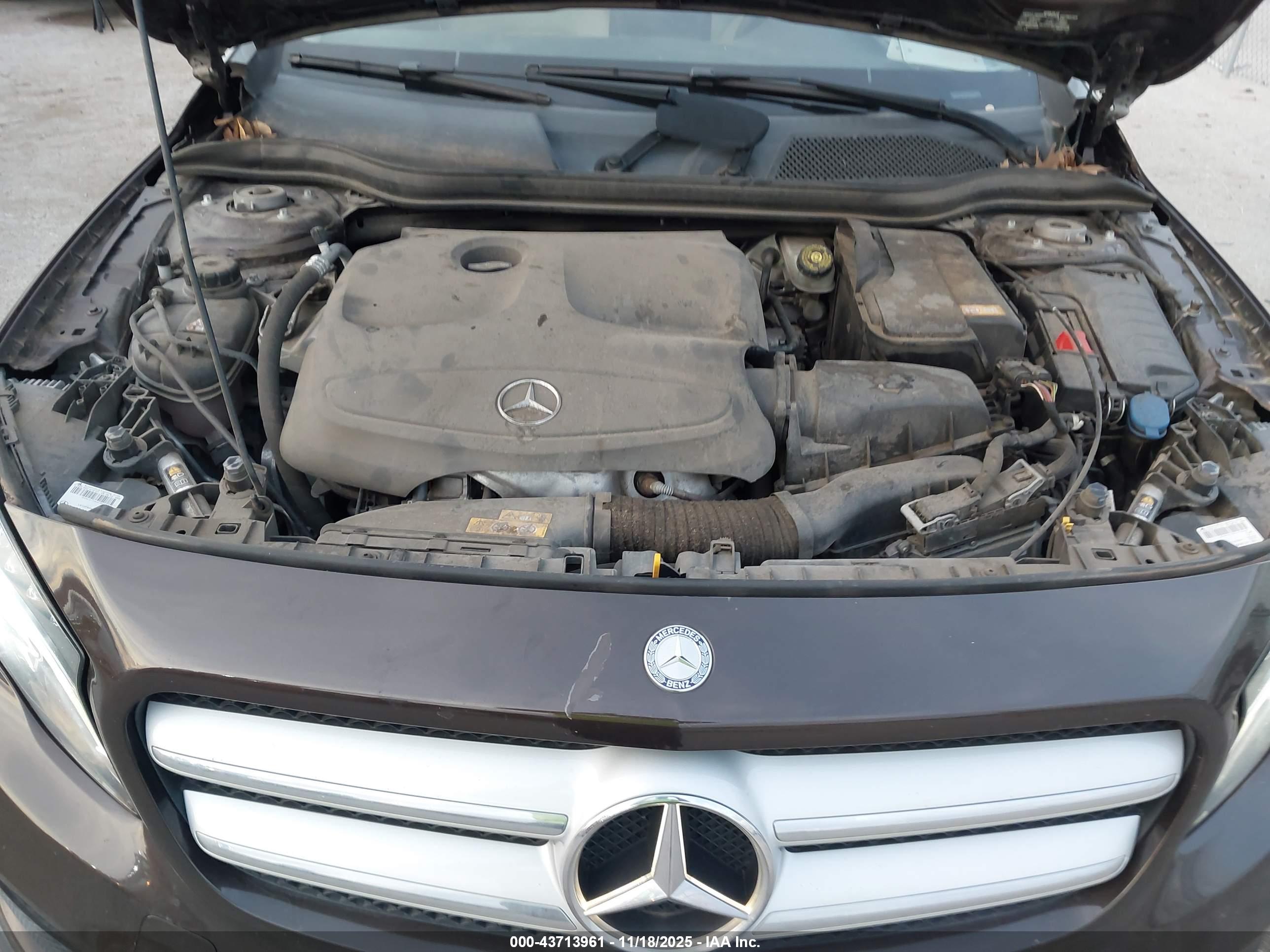 MERCEDES-BENZ GLA image 10