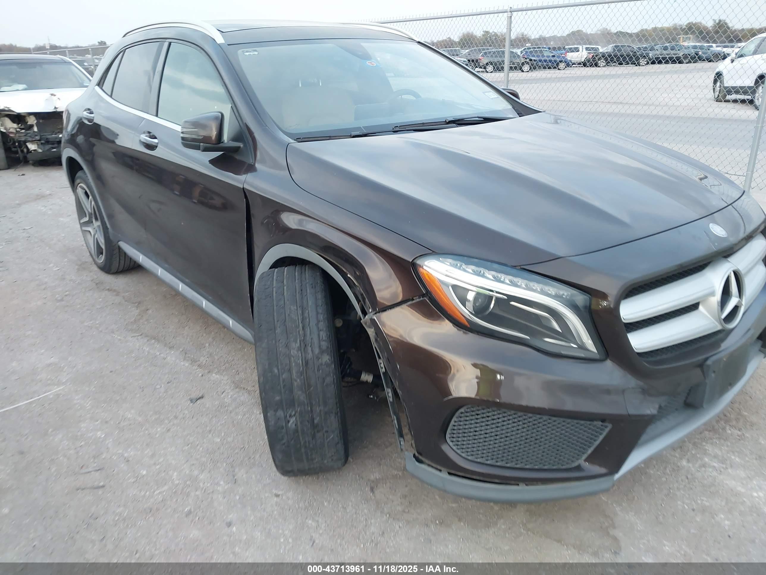 MERCEDES-BENZ GLA image 6