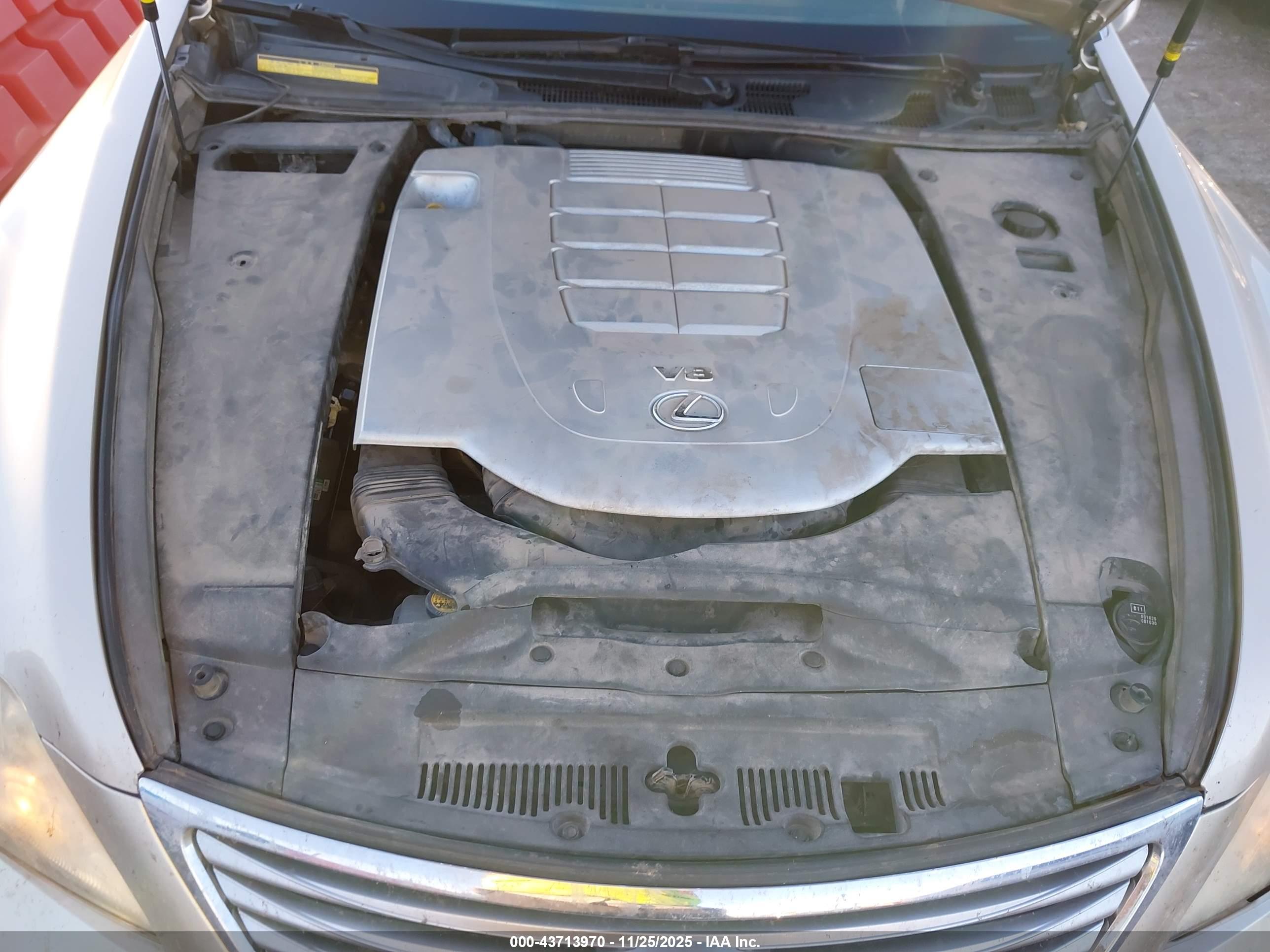LEXUS LS image 10