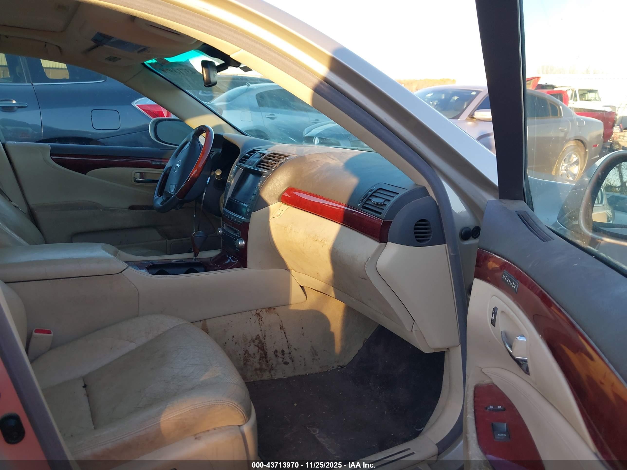 LEXUS LS image 5