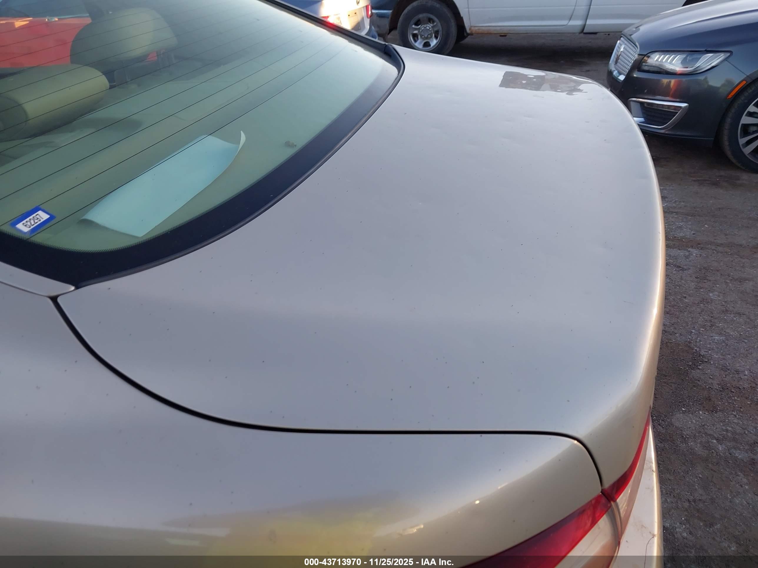LEXUS LS image 6
