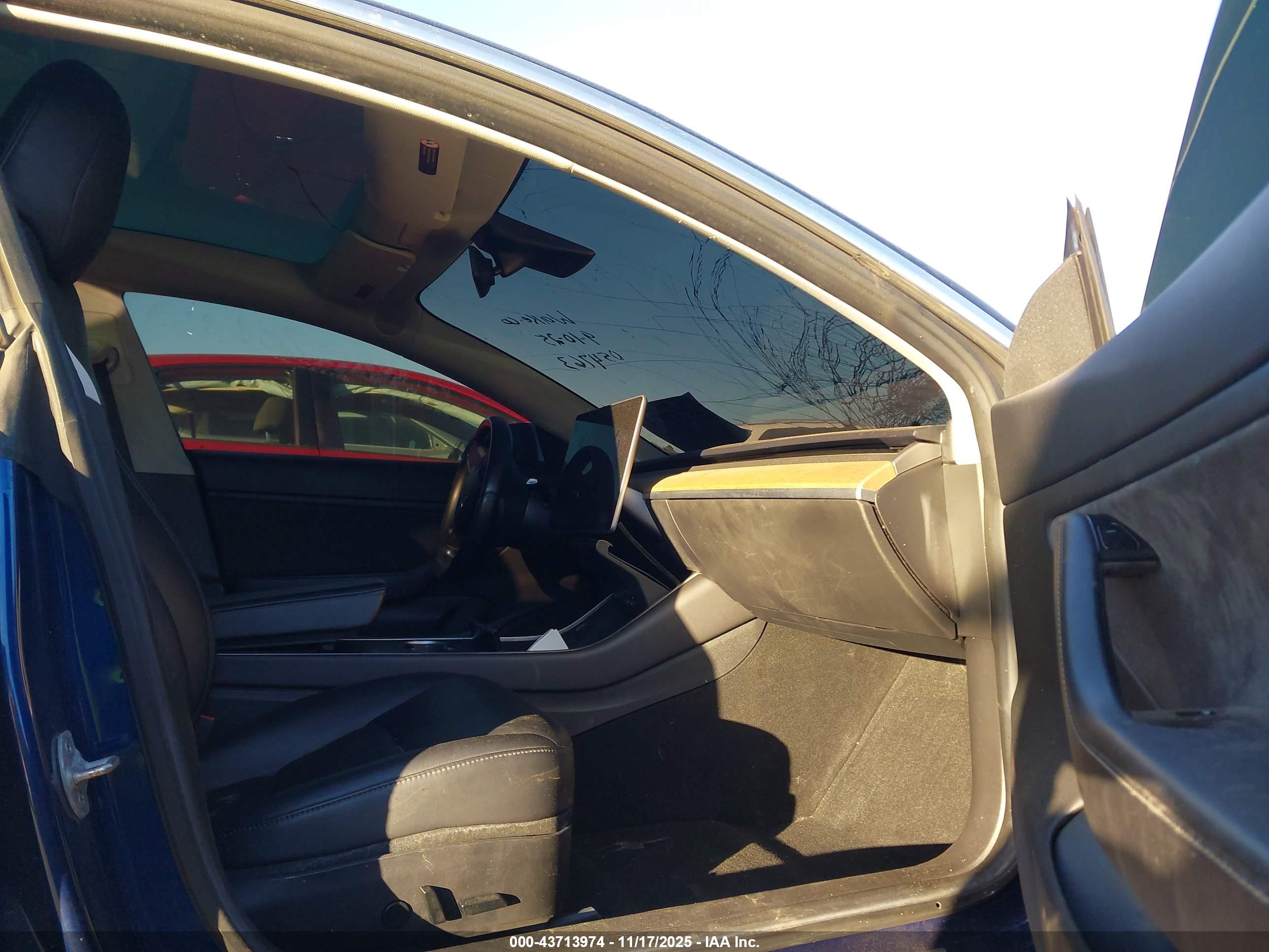TESLA MODEL image 5