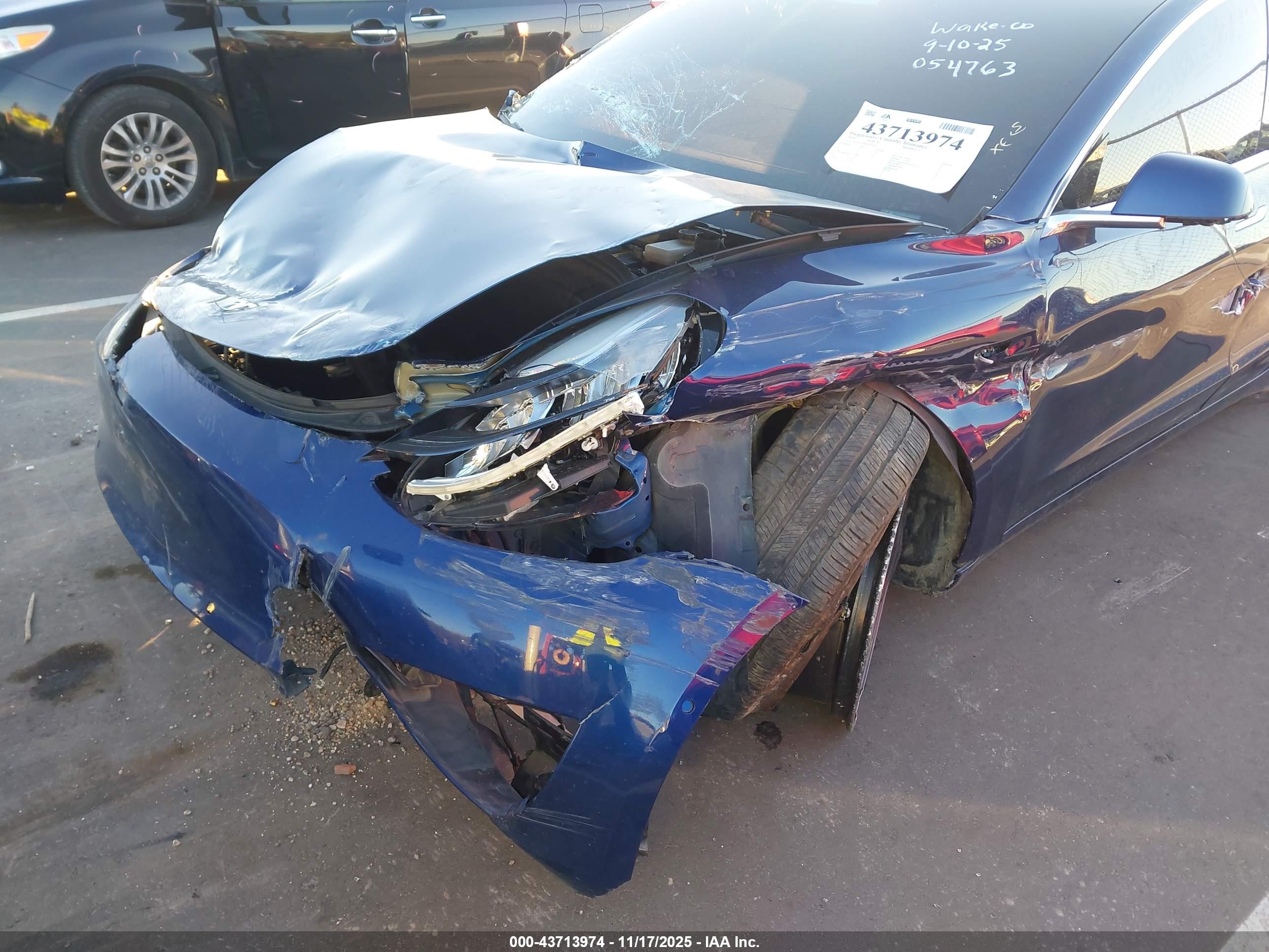 TESLA MODEL image 6