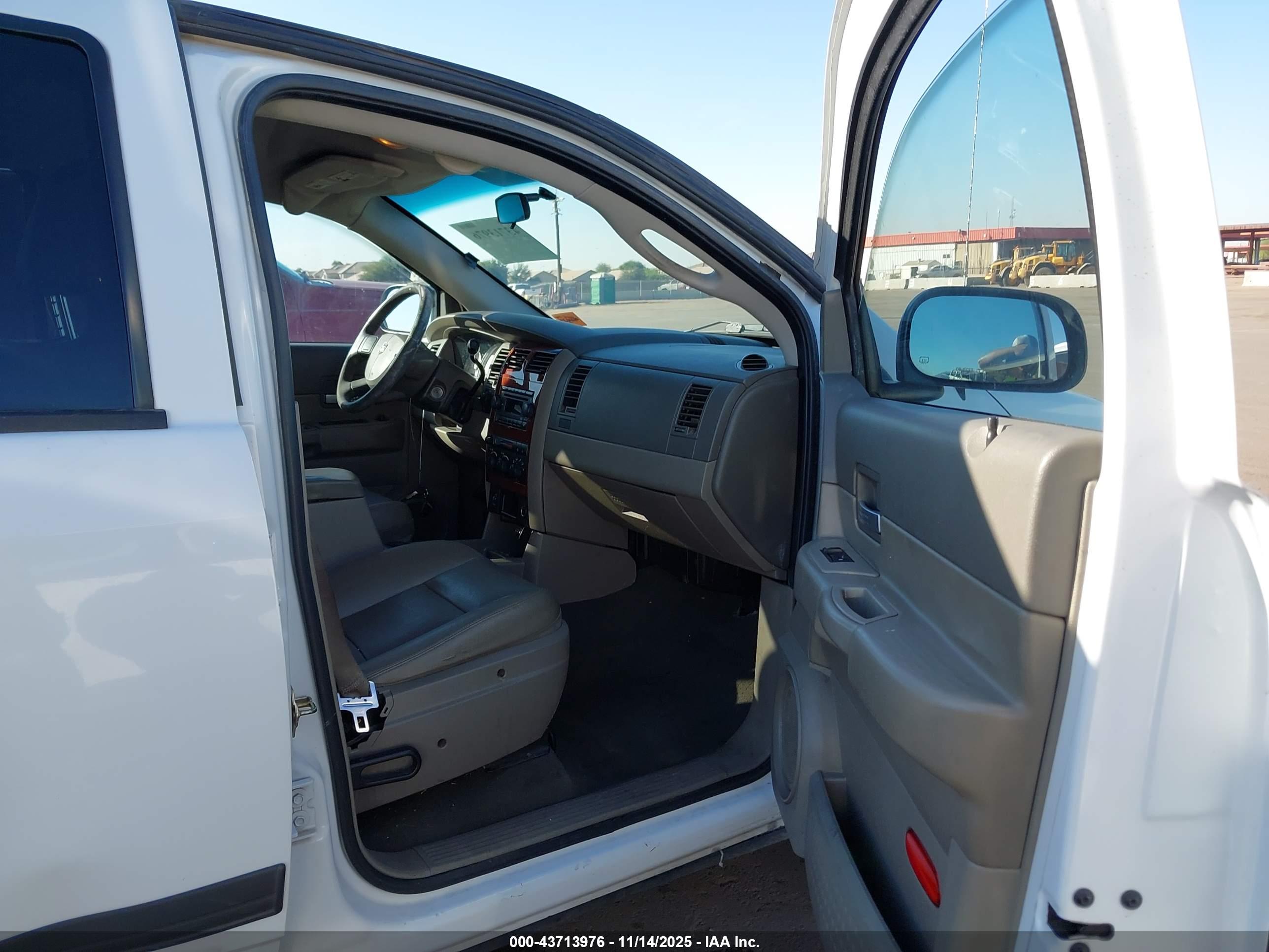 DODGE DURANGO image 5
