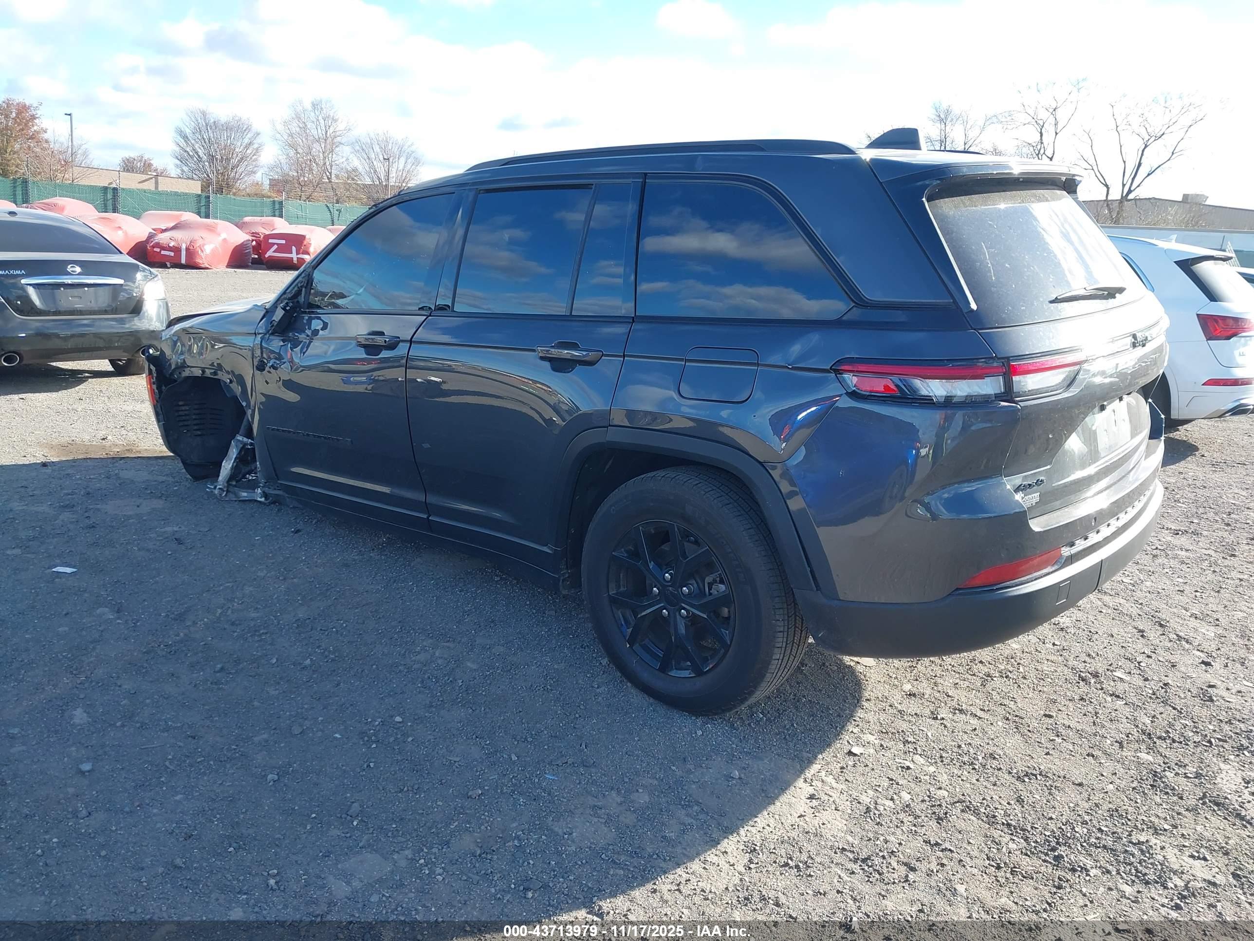 JEEP GRAND image 3