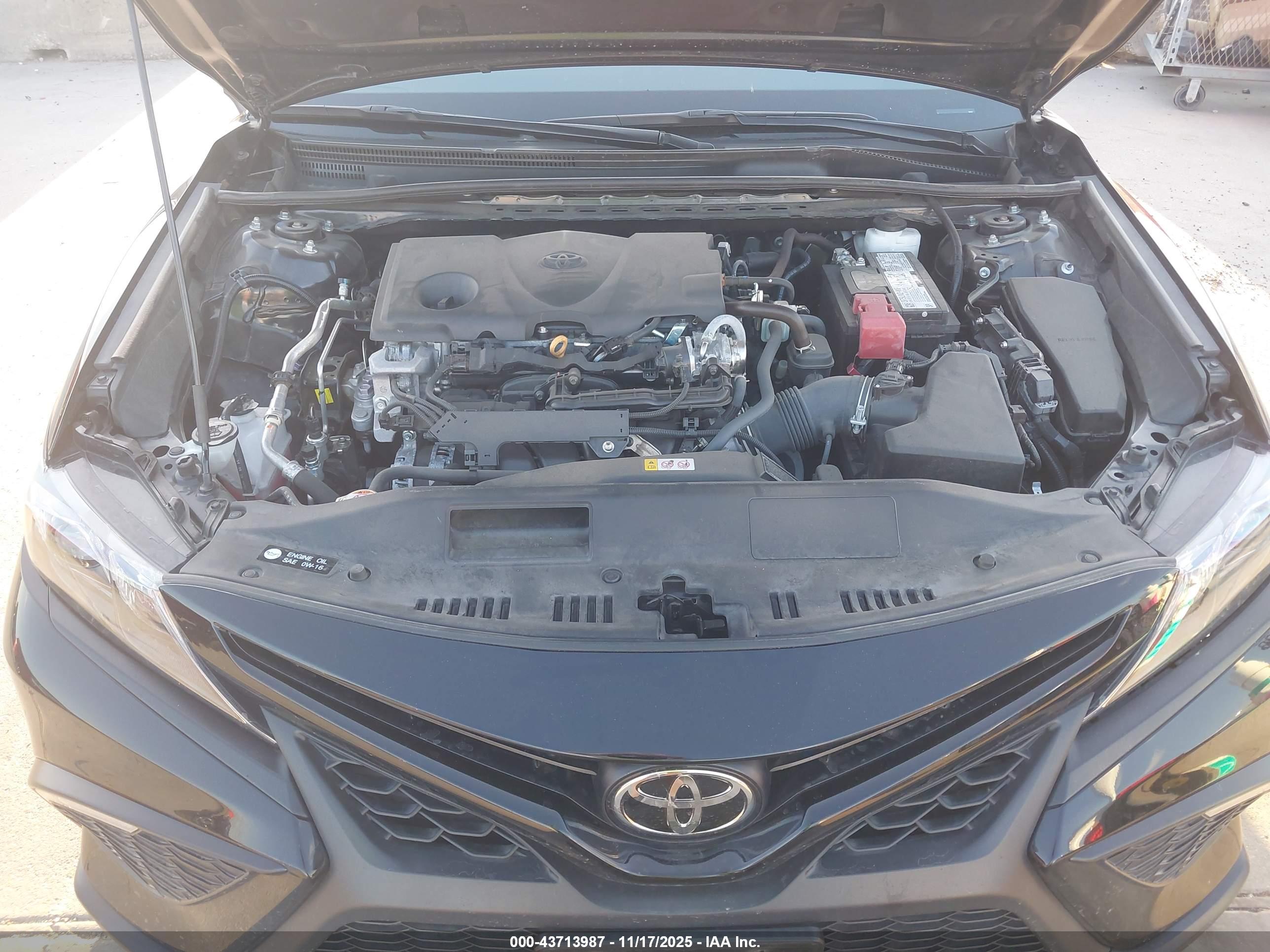 TOYOTA CAMRY image 10