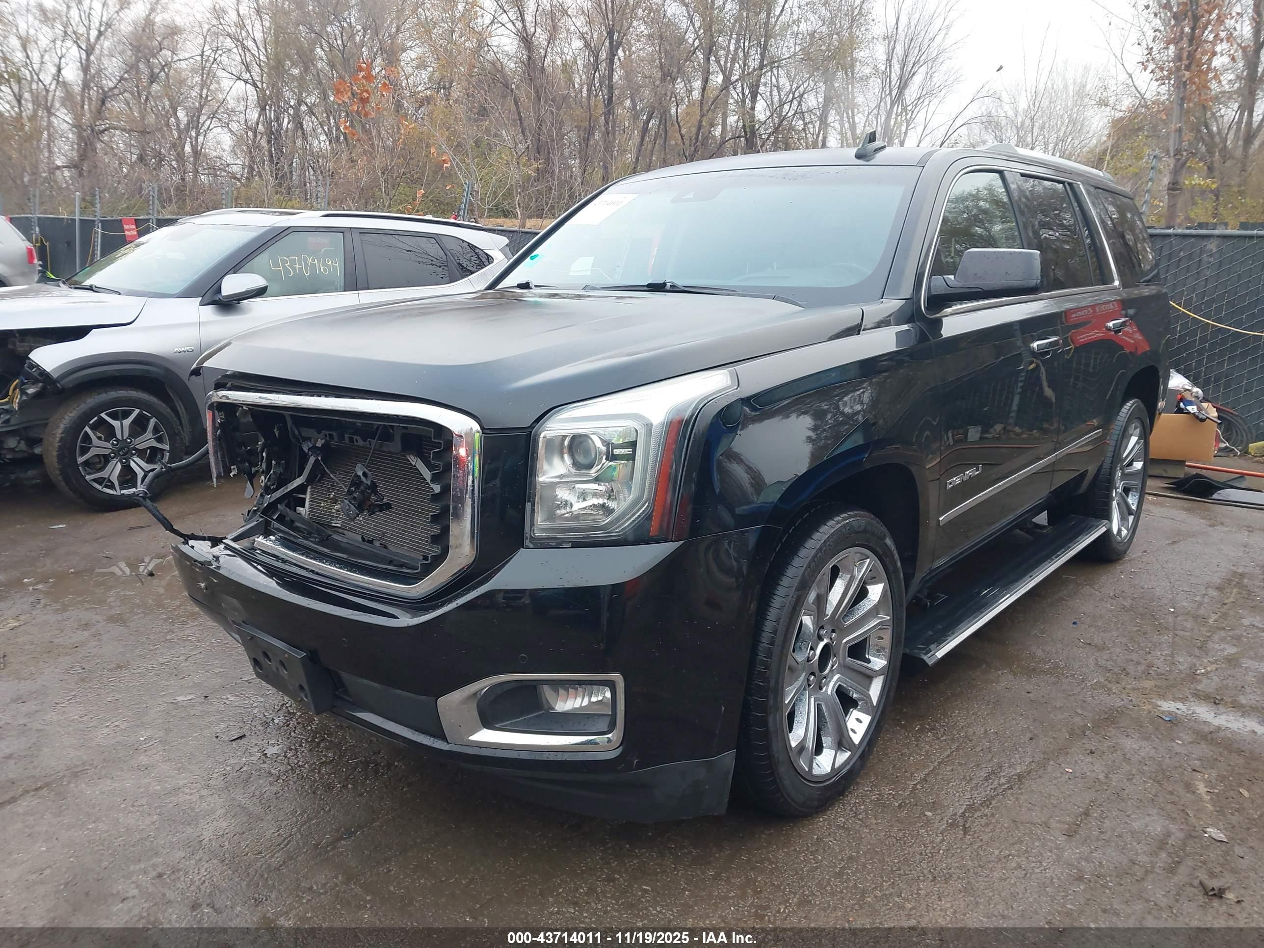 GMC YUKON image 2
