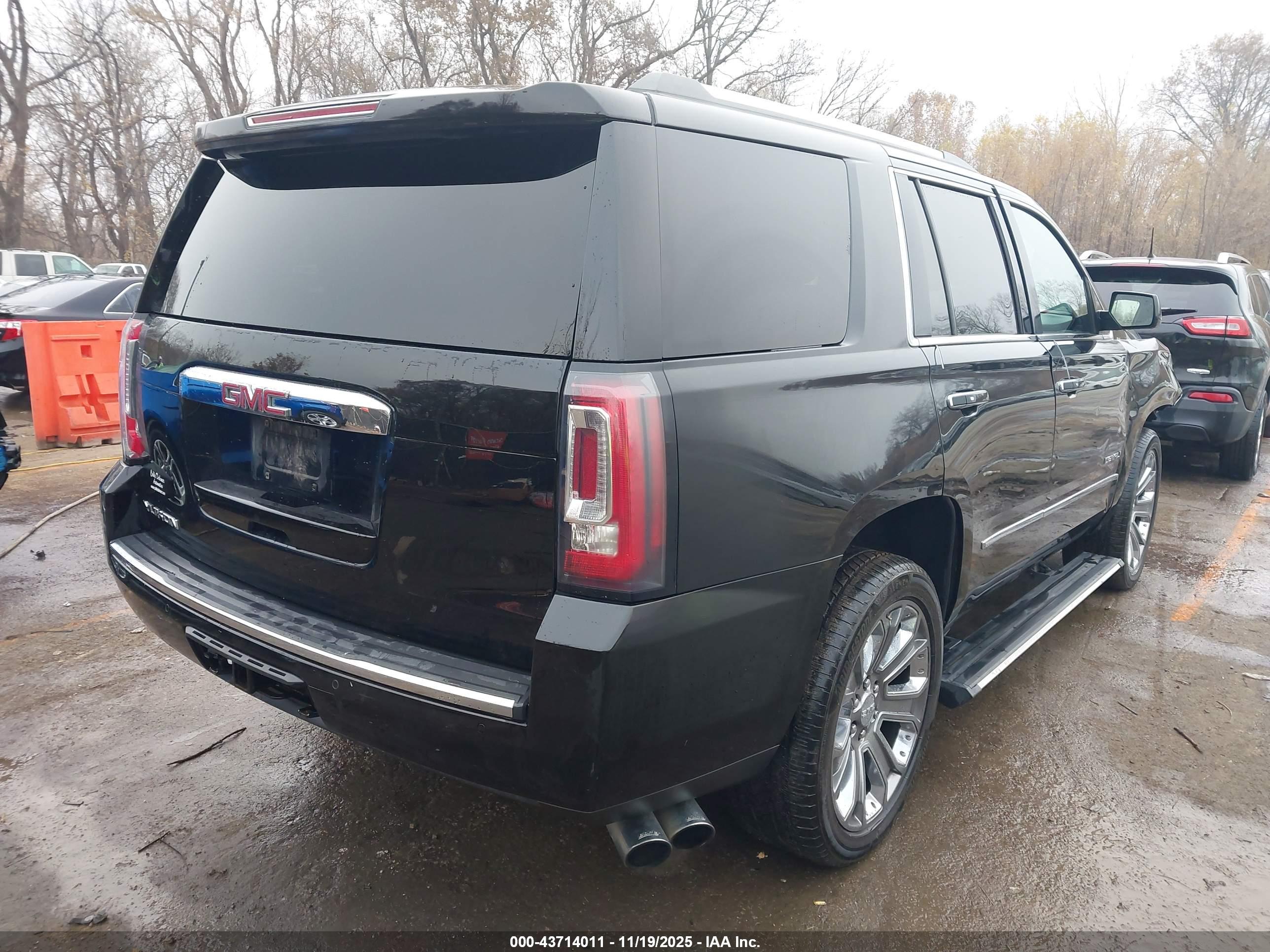 GMC YUKON image 4