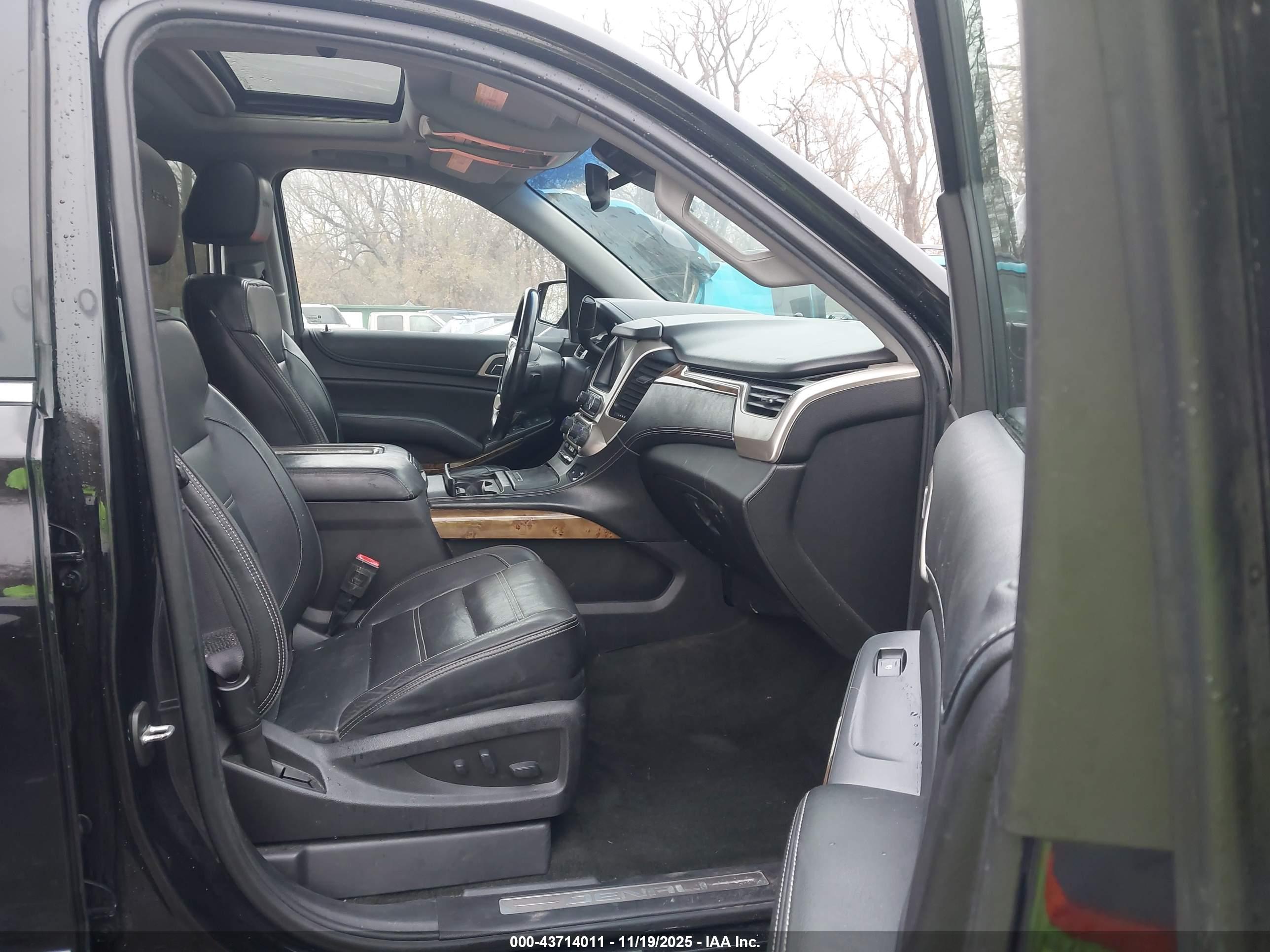 GMC YUKON image 5