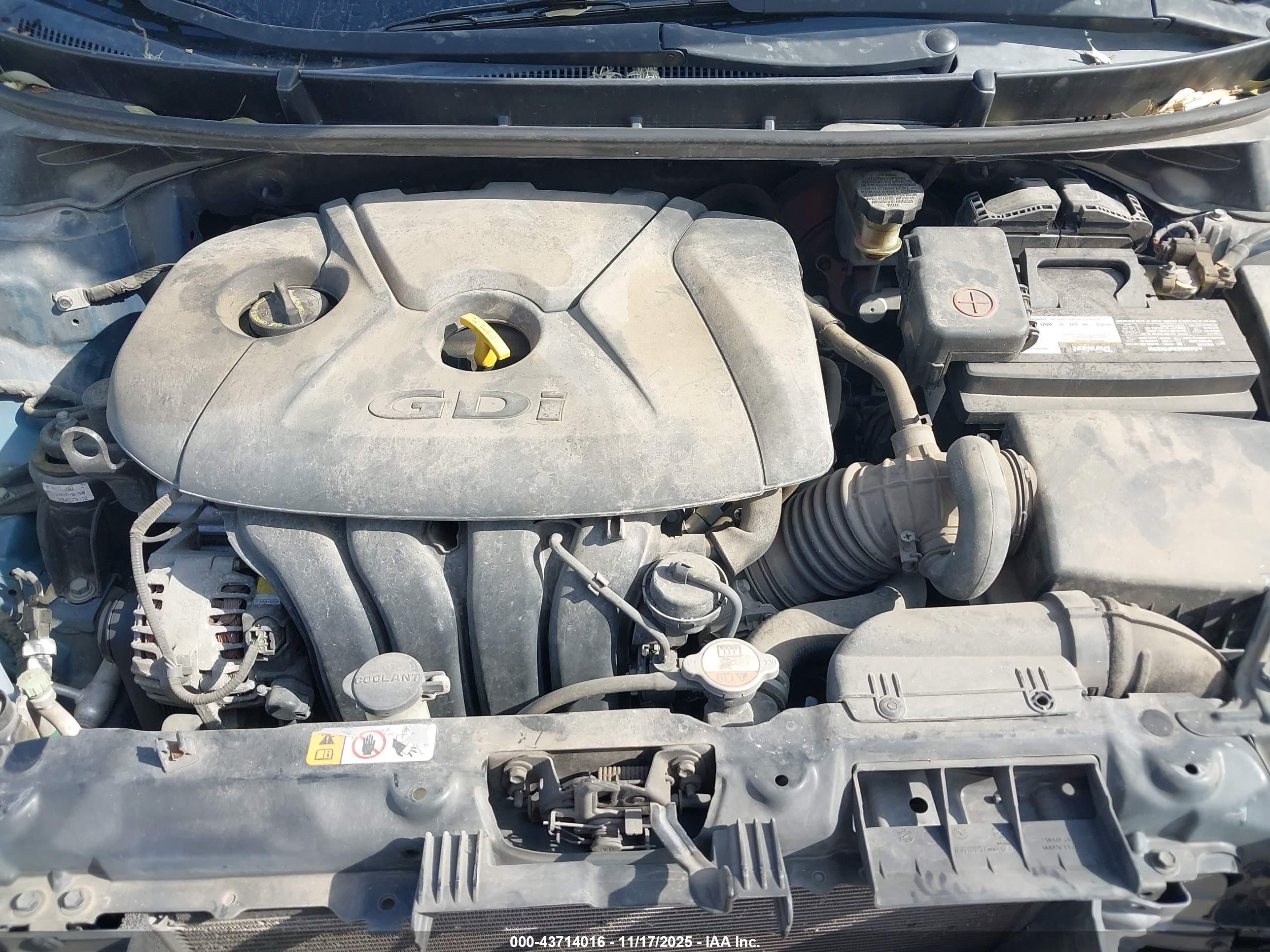 HYUNDAI ELANTRA image 10