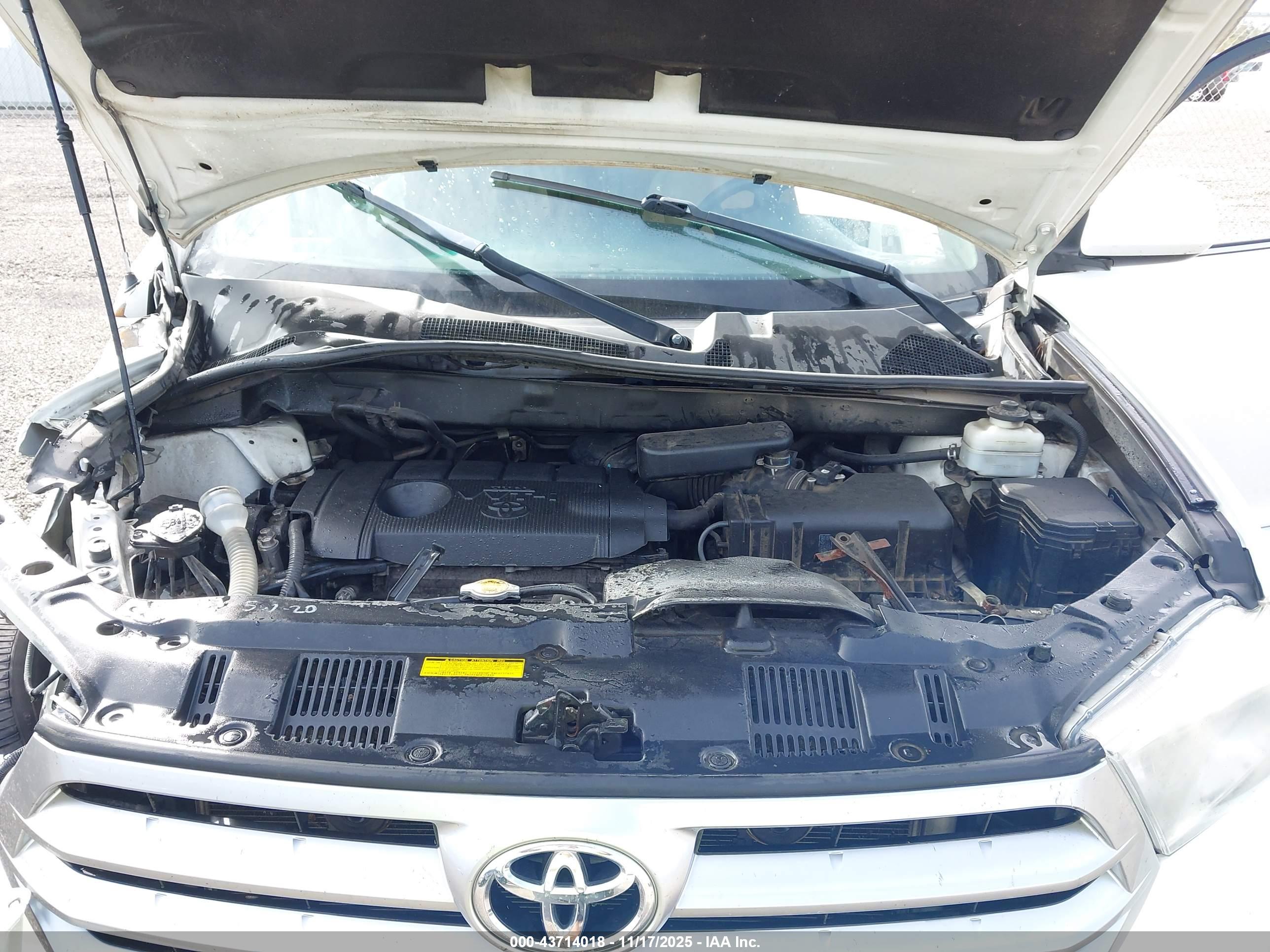 TOYOTA HIGHLANDER image 10