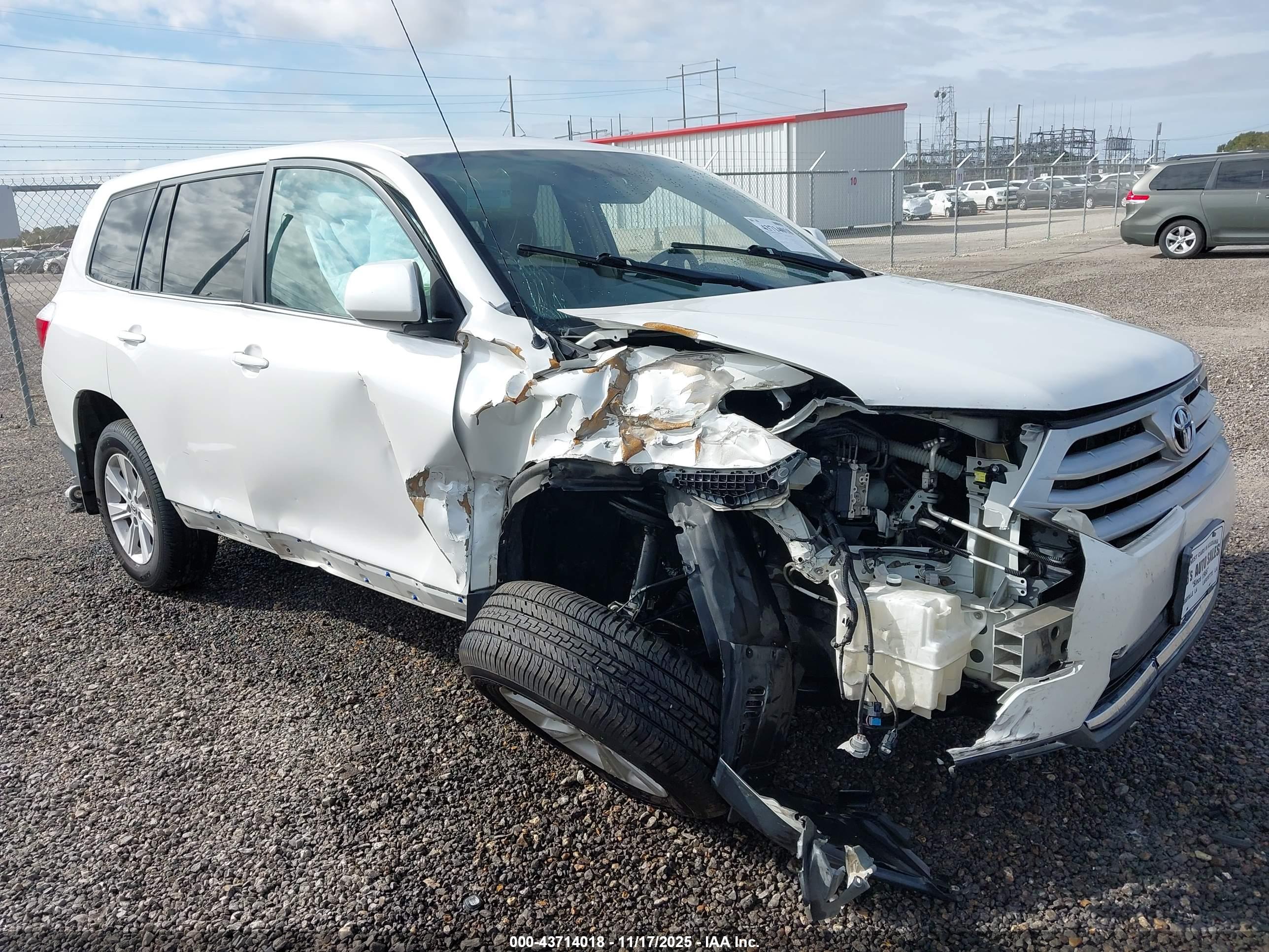 TOYOTA HIGHLANDER image 6