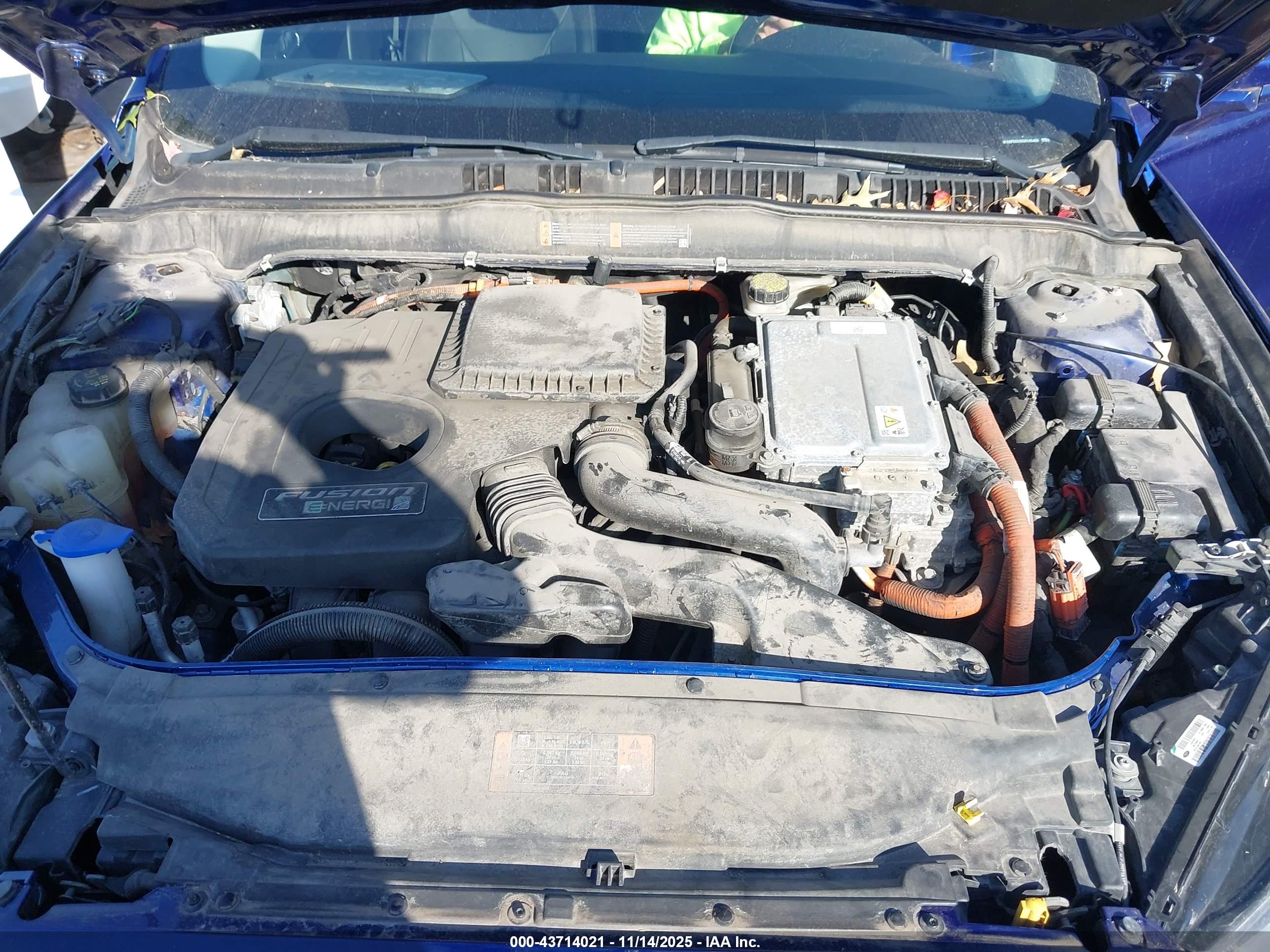 FORD FUSION image 10