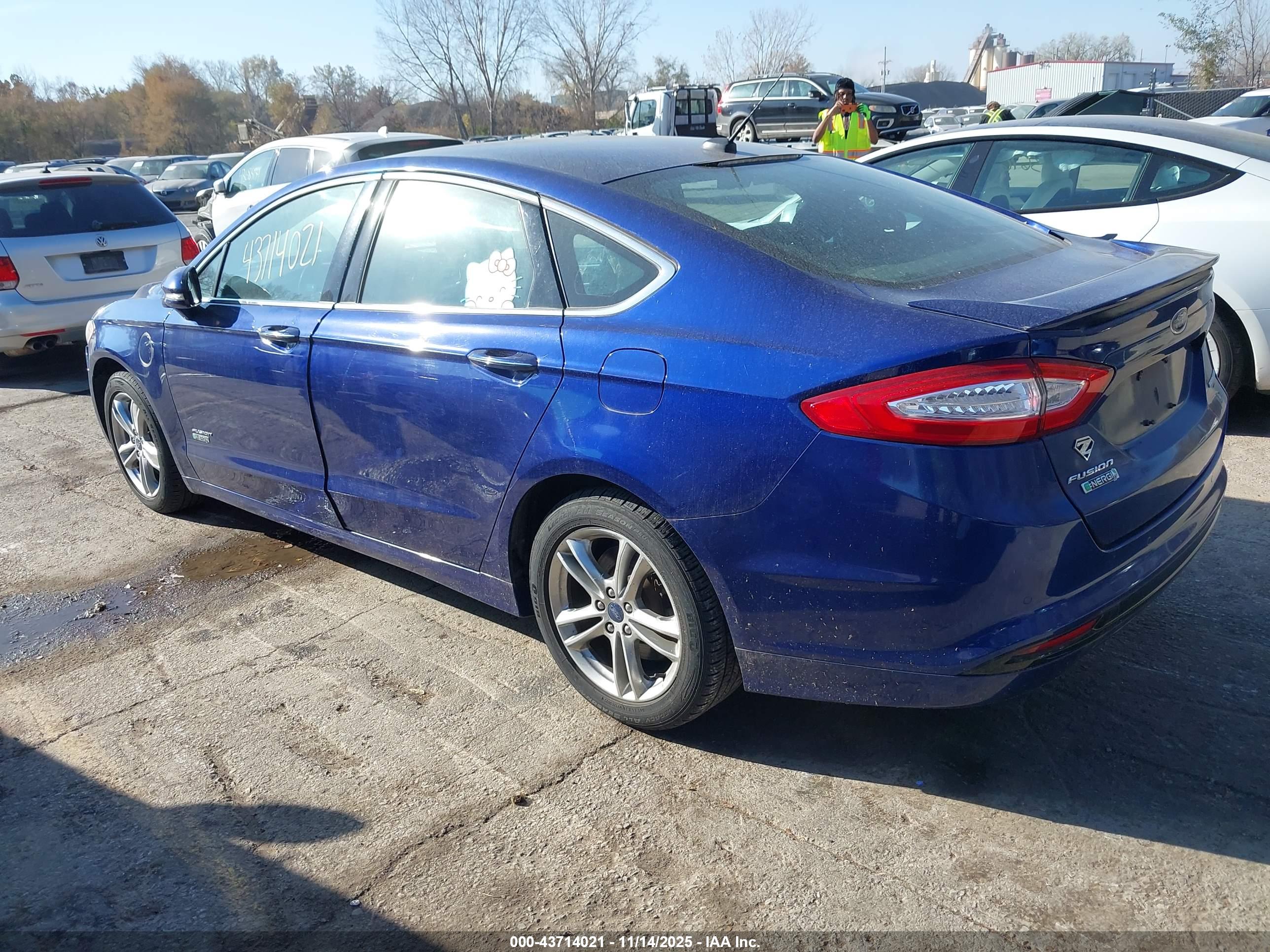 FORD FUSION image 3
