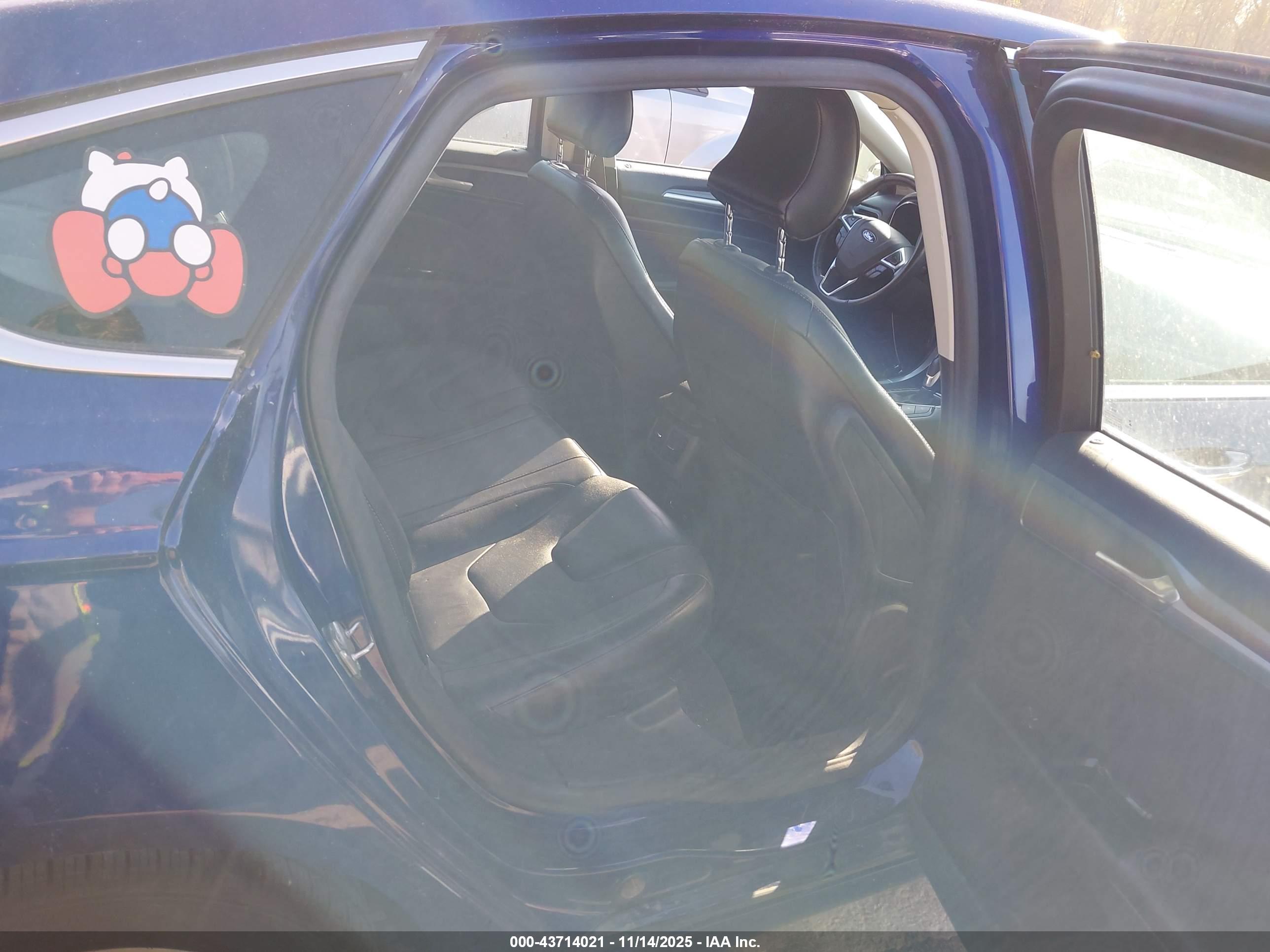 FORD FUSION image 8