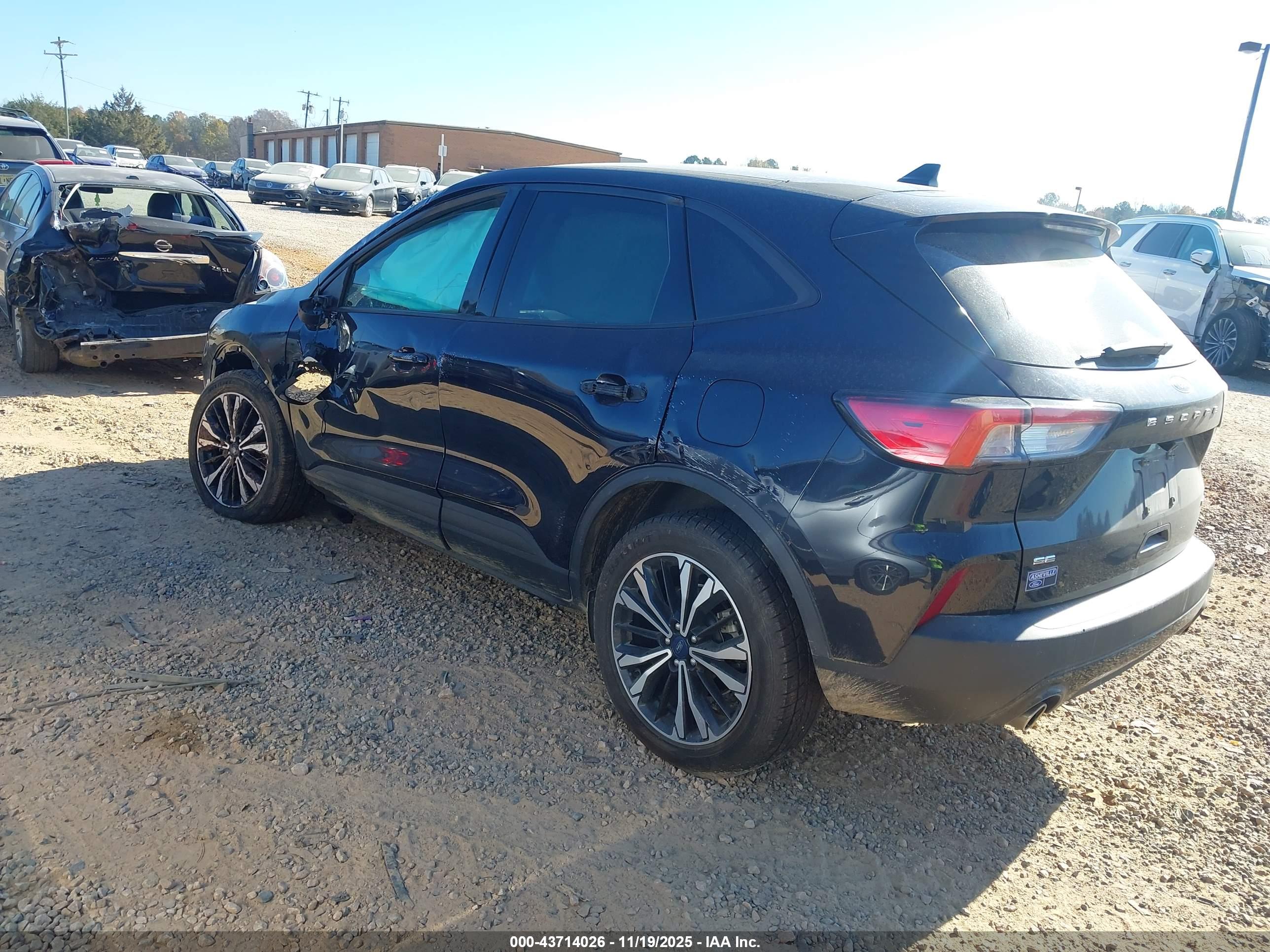 FORD ESCAPE image 3