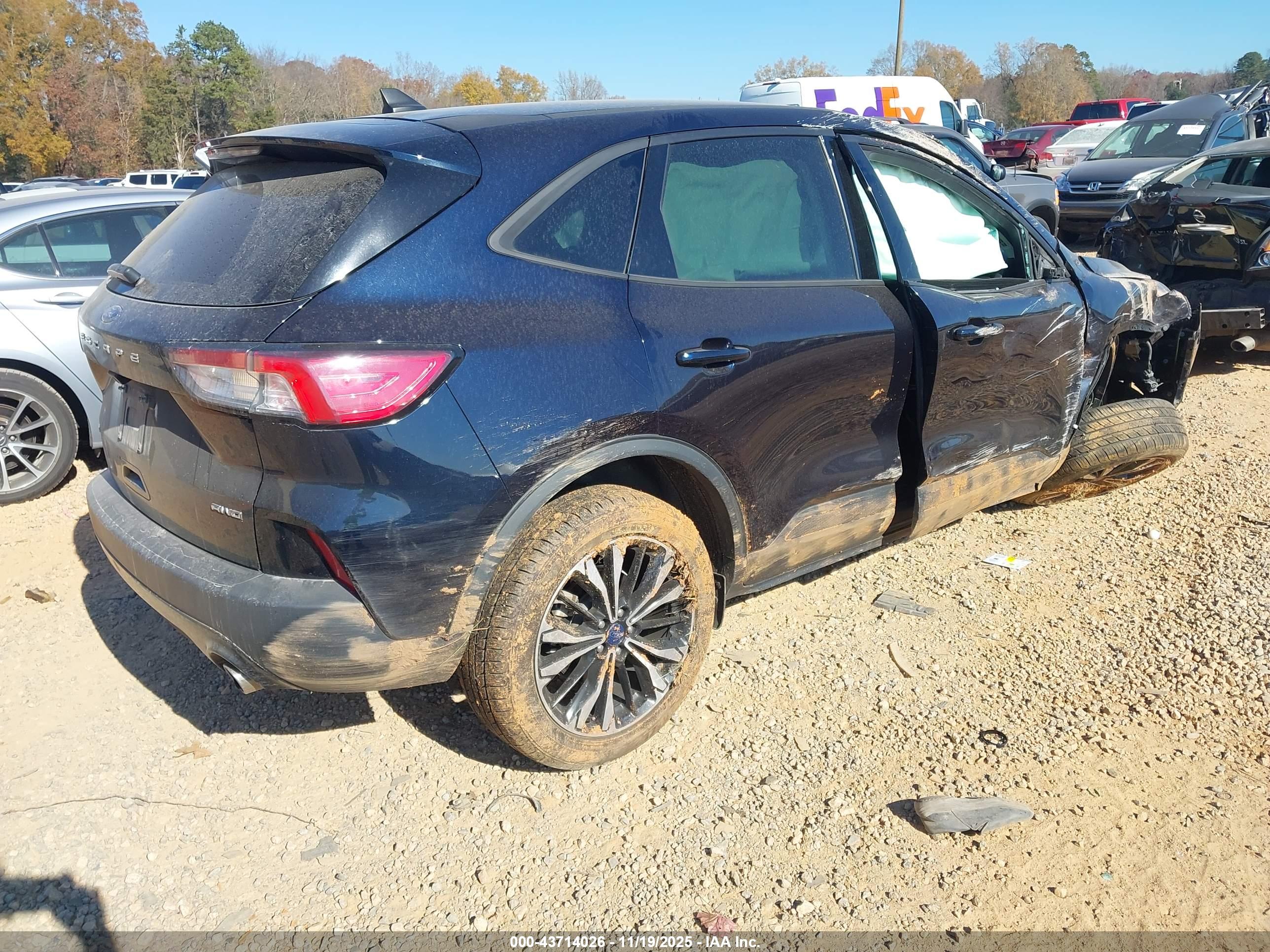 FORD ESCAPE image 4