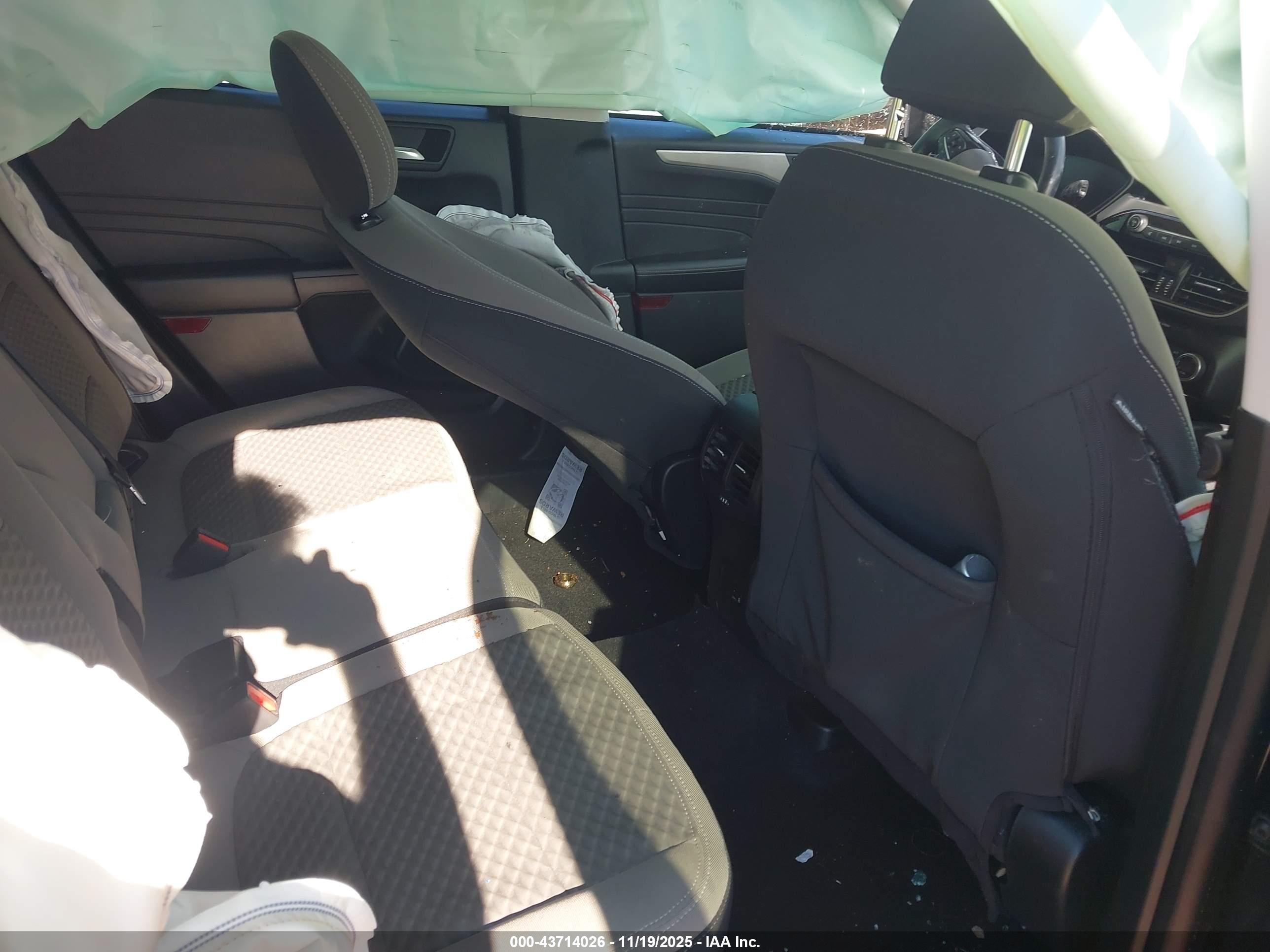 FORD ESCAPE image 8