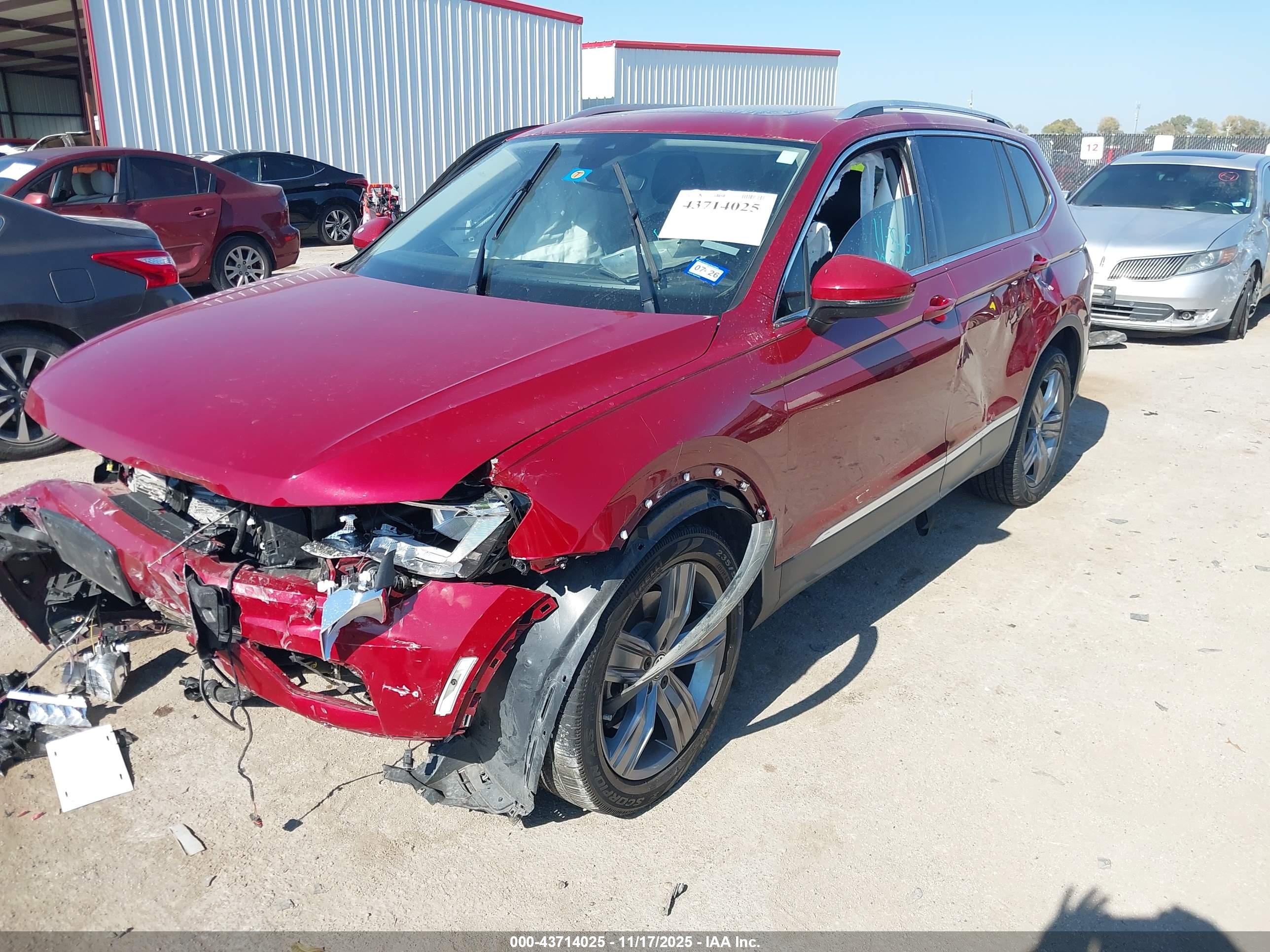 VOLKSWAGEN TIGUAN image 2