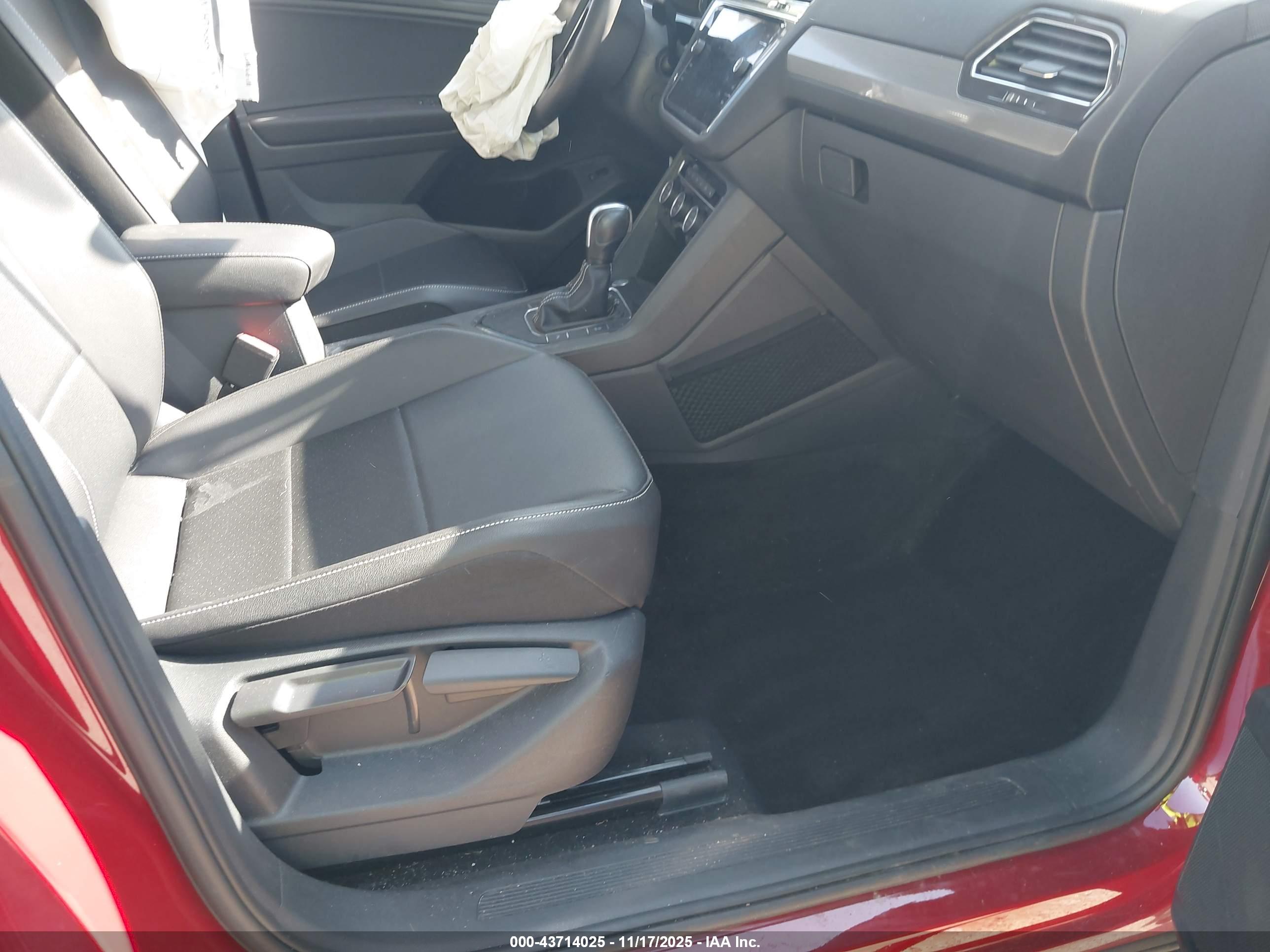 VOLKSWAGEN TIGUAN image 5