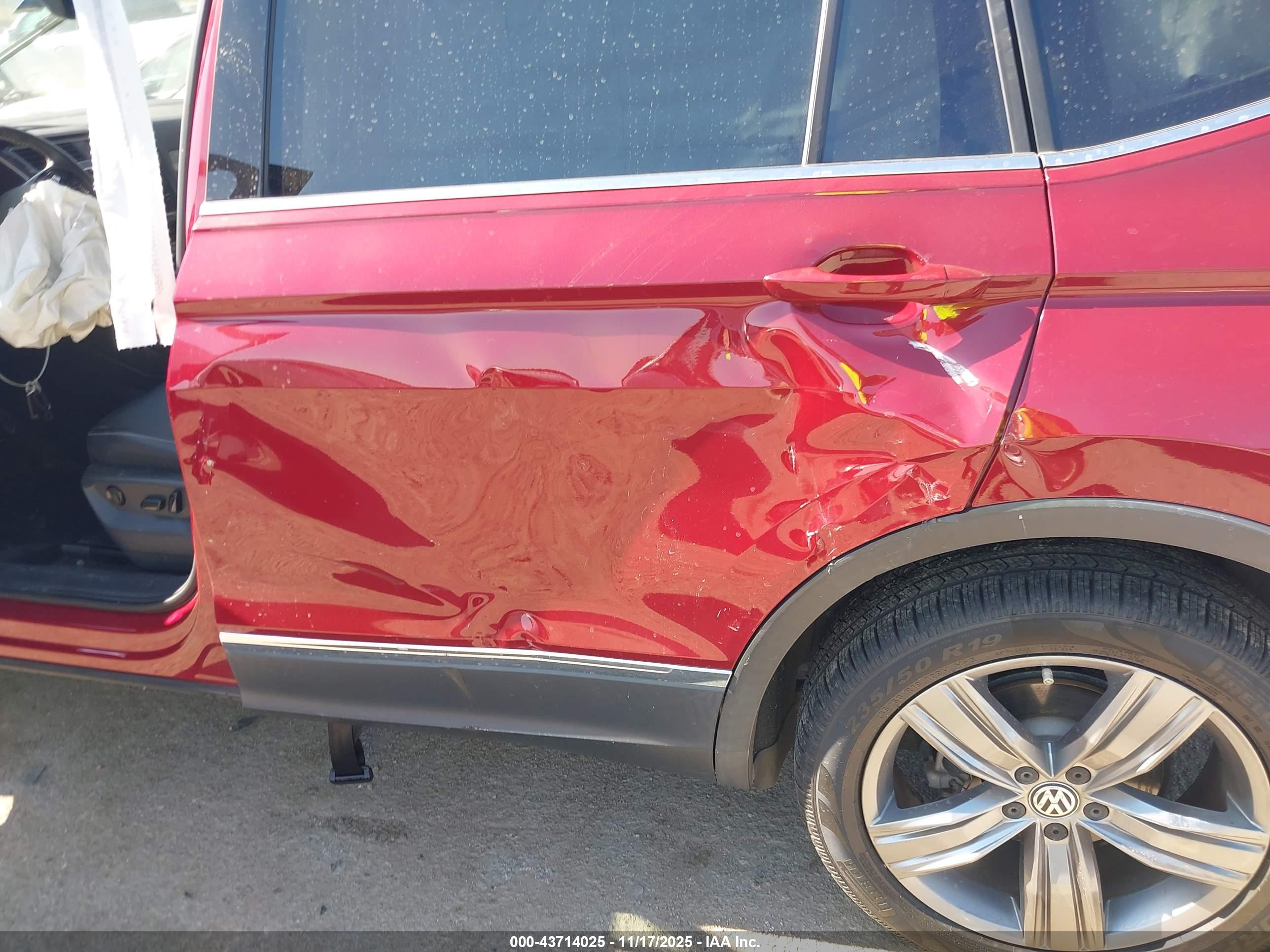 VOLKSWAGEN TIGUAN image 6