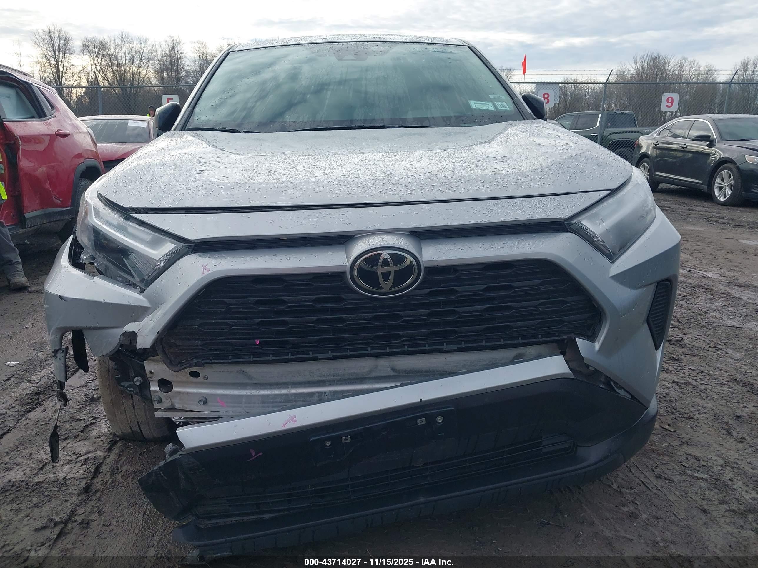 TOYOTA RAV4 image 6