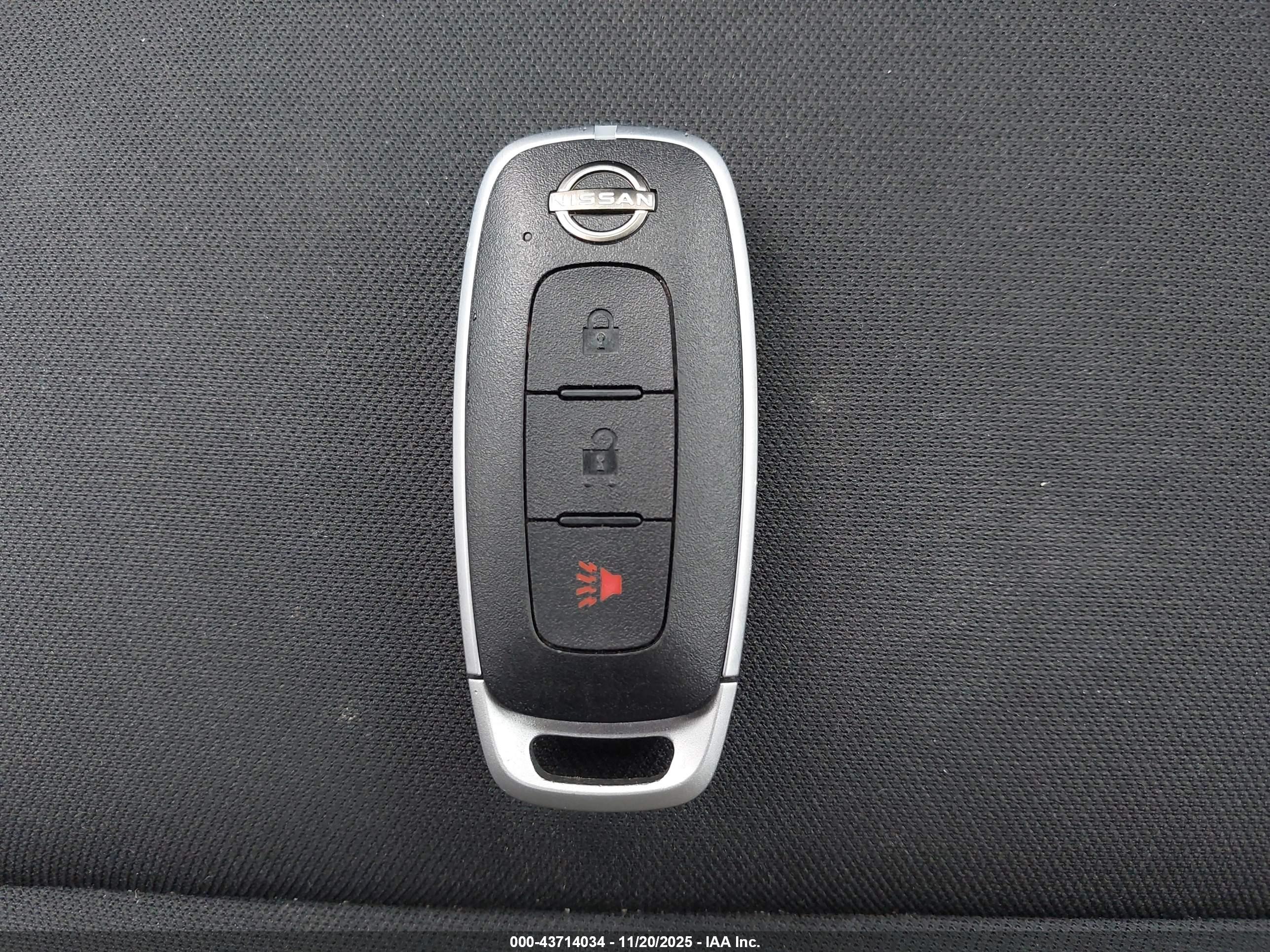 NISSAN ROGUE image 11