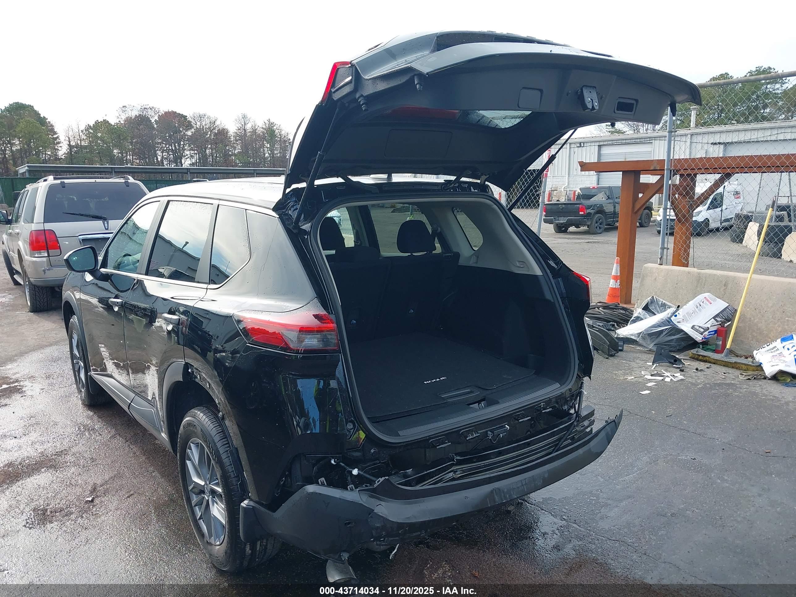 NISSAN ROGUE image 3