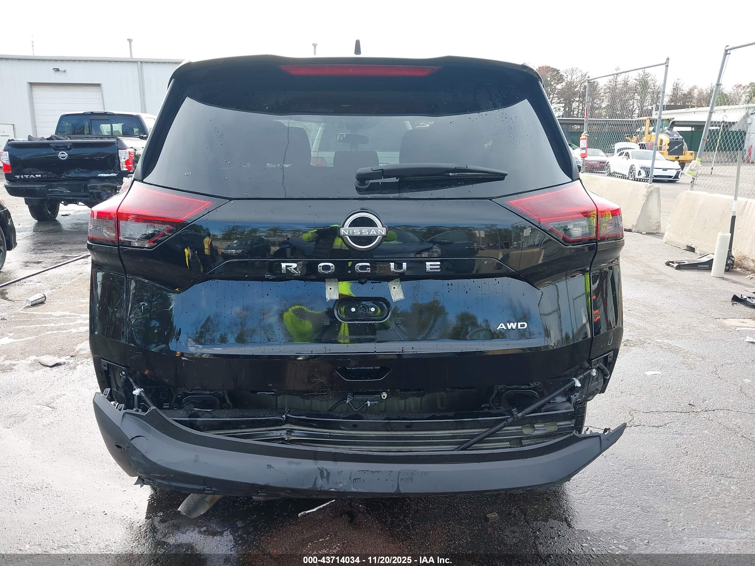 NISSAN ROGUE image 6