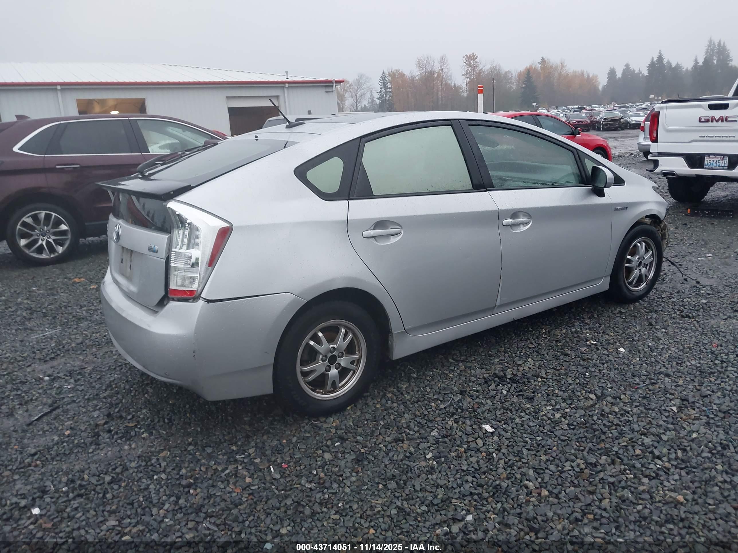TOYOTA PRIUS image 4