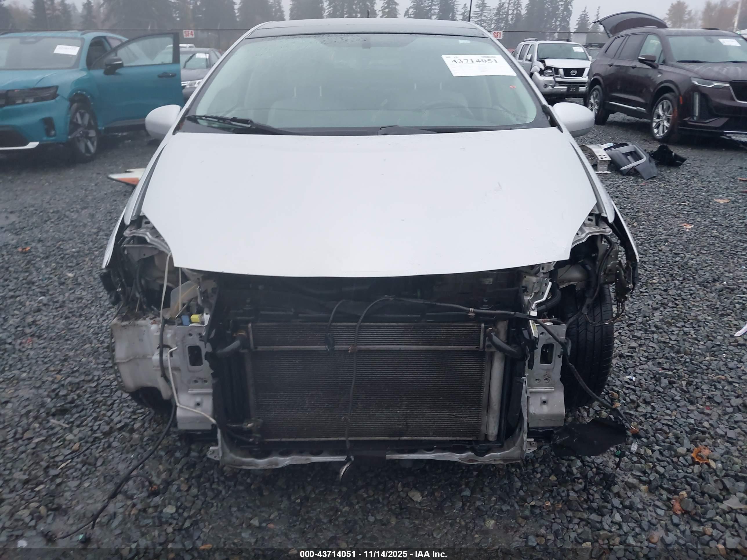 TOYOTA PRIUS image 6