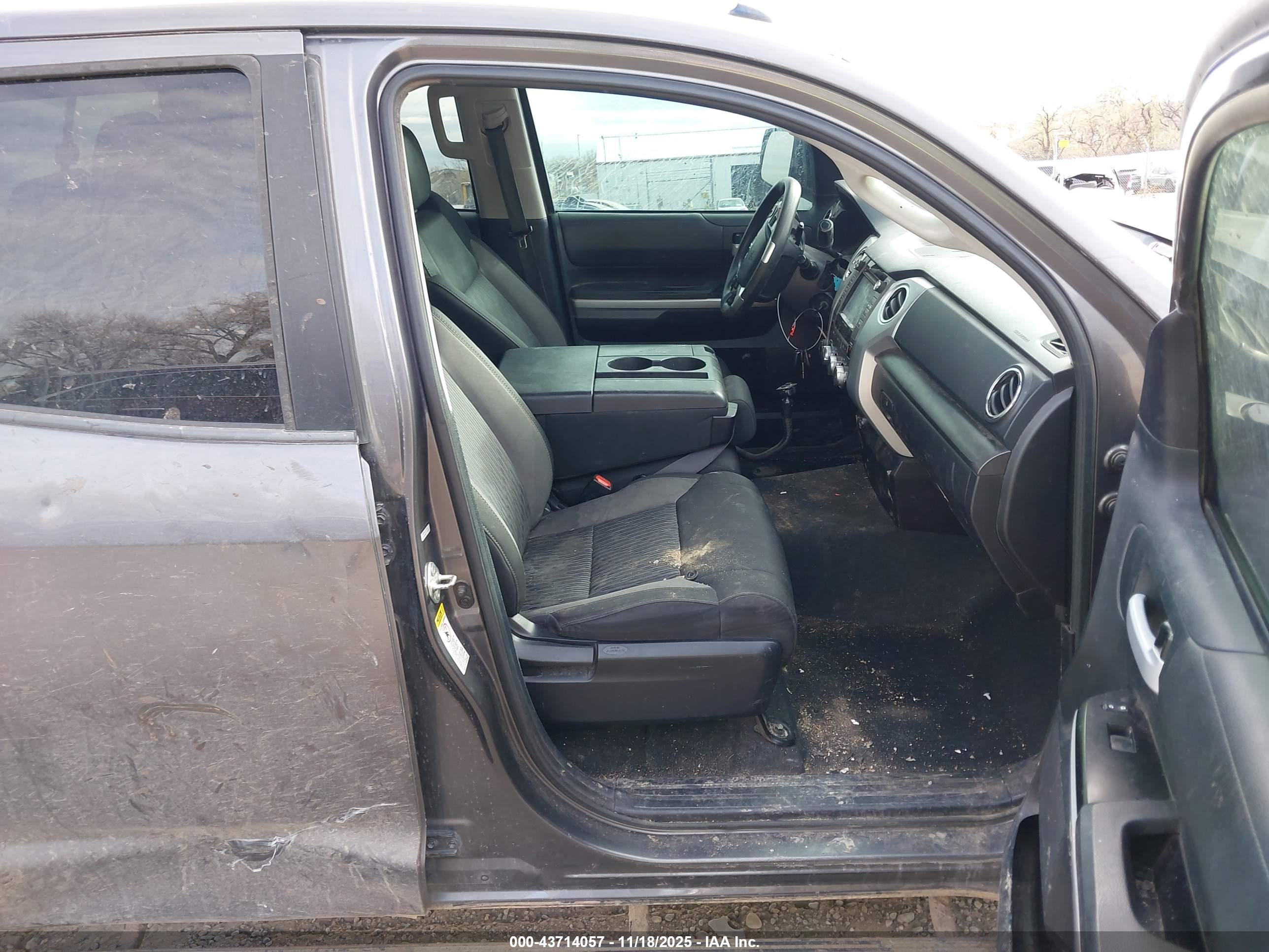 TOYOTA TUNDRA image 5