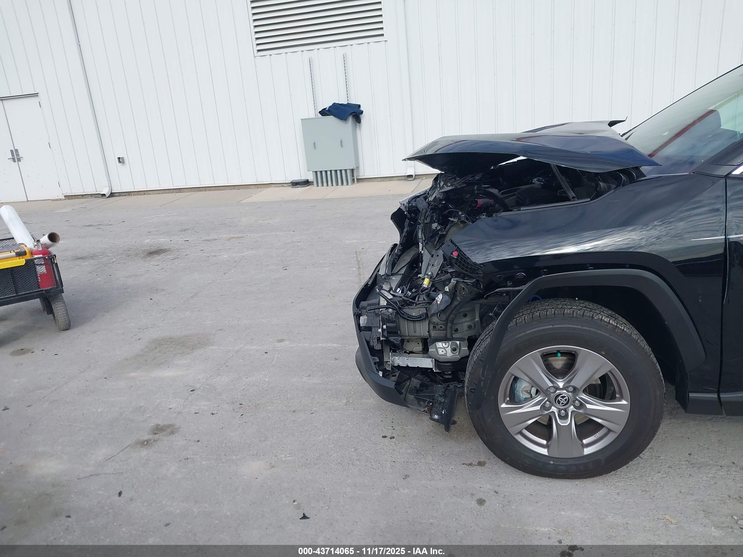 TOYOTA RAV4 image 6