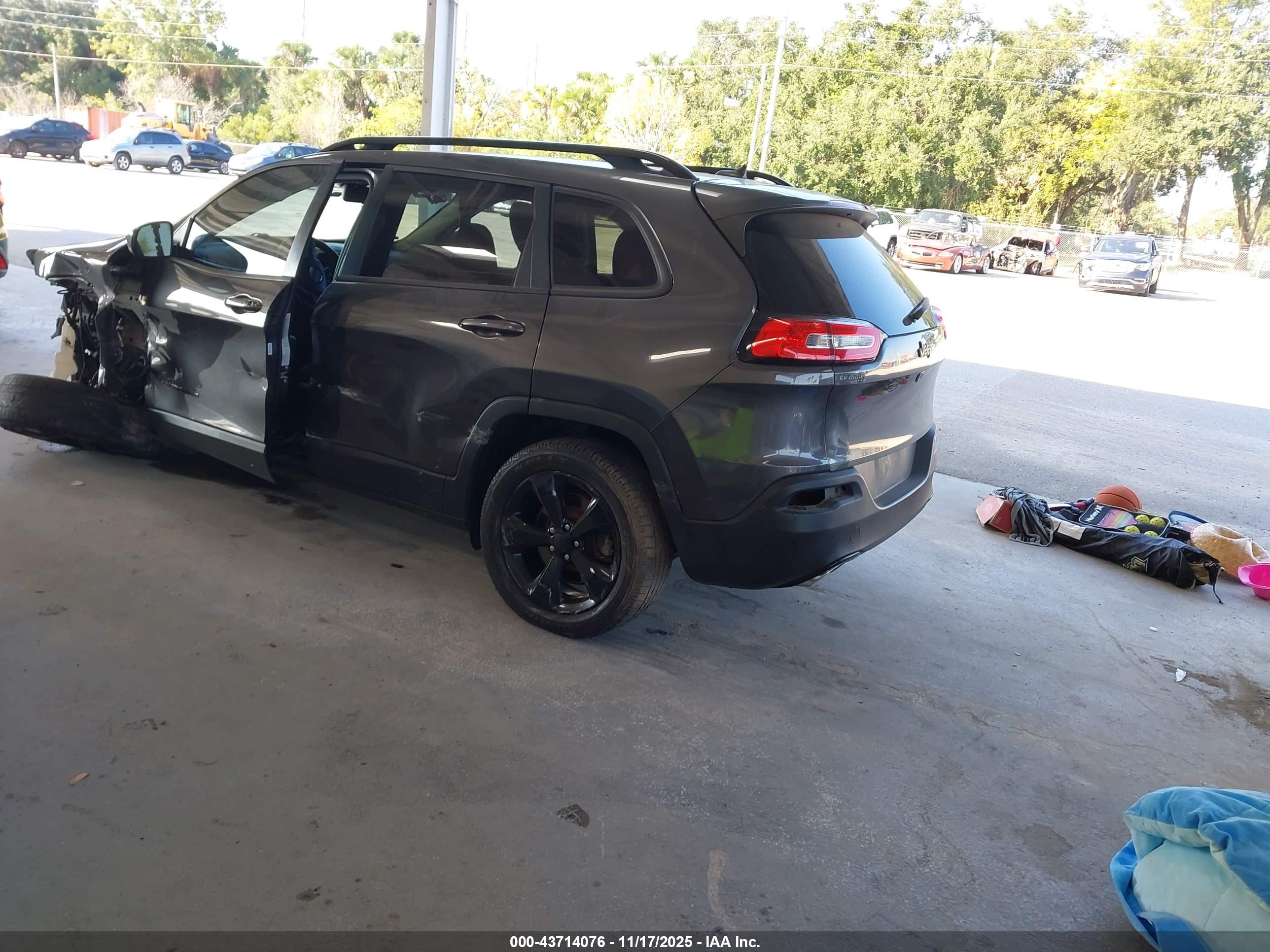 JEEP CHEROKEE image 3