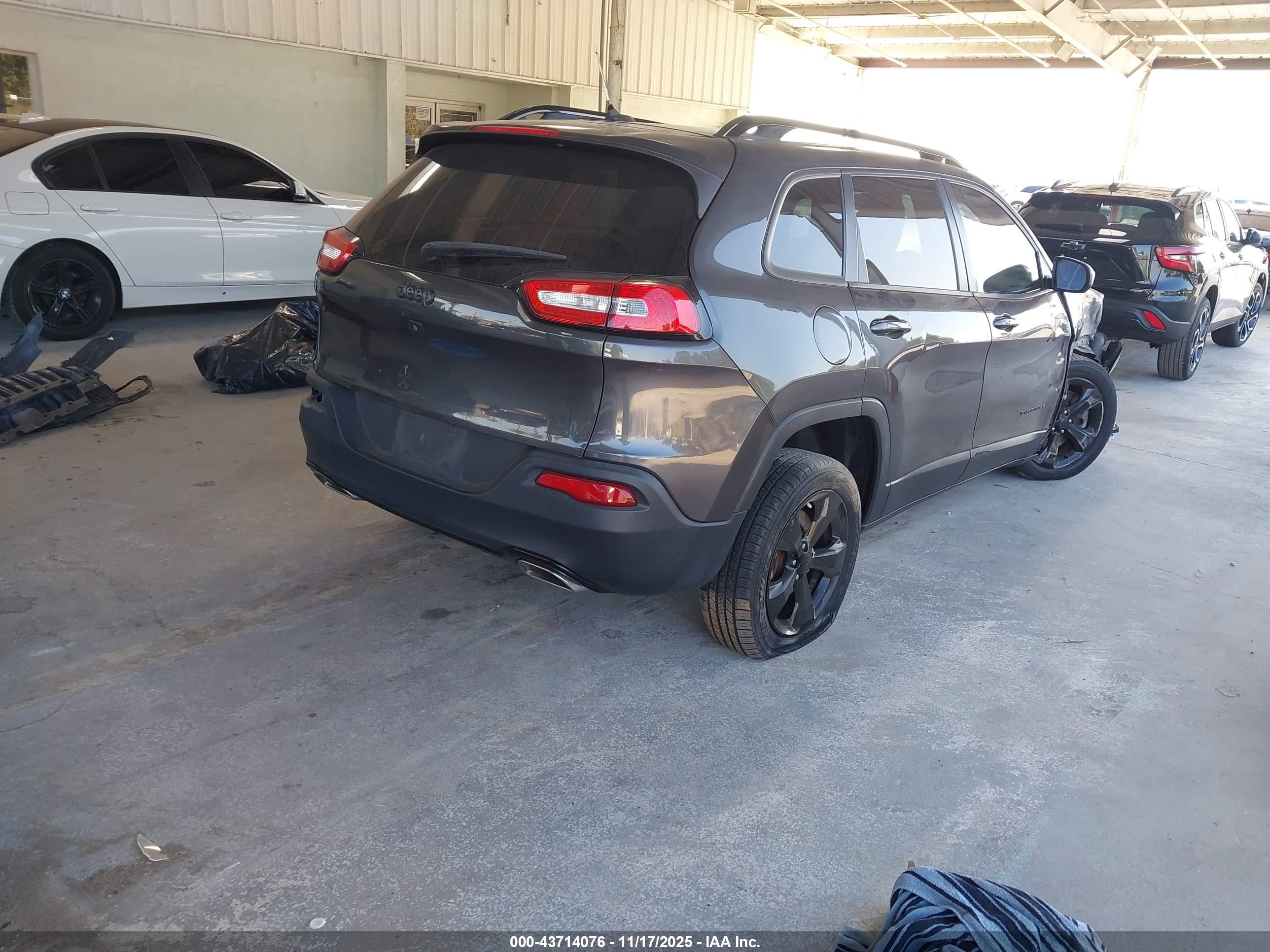 JEEP CHEROKEE image 4