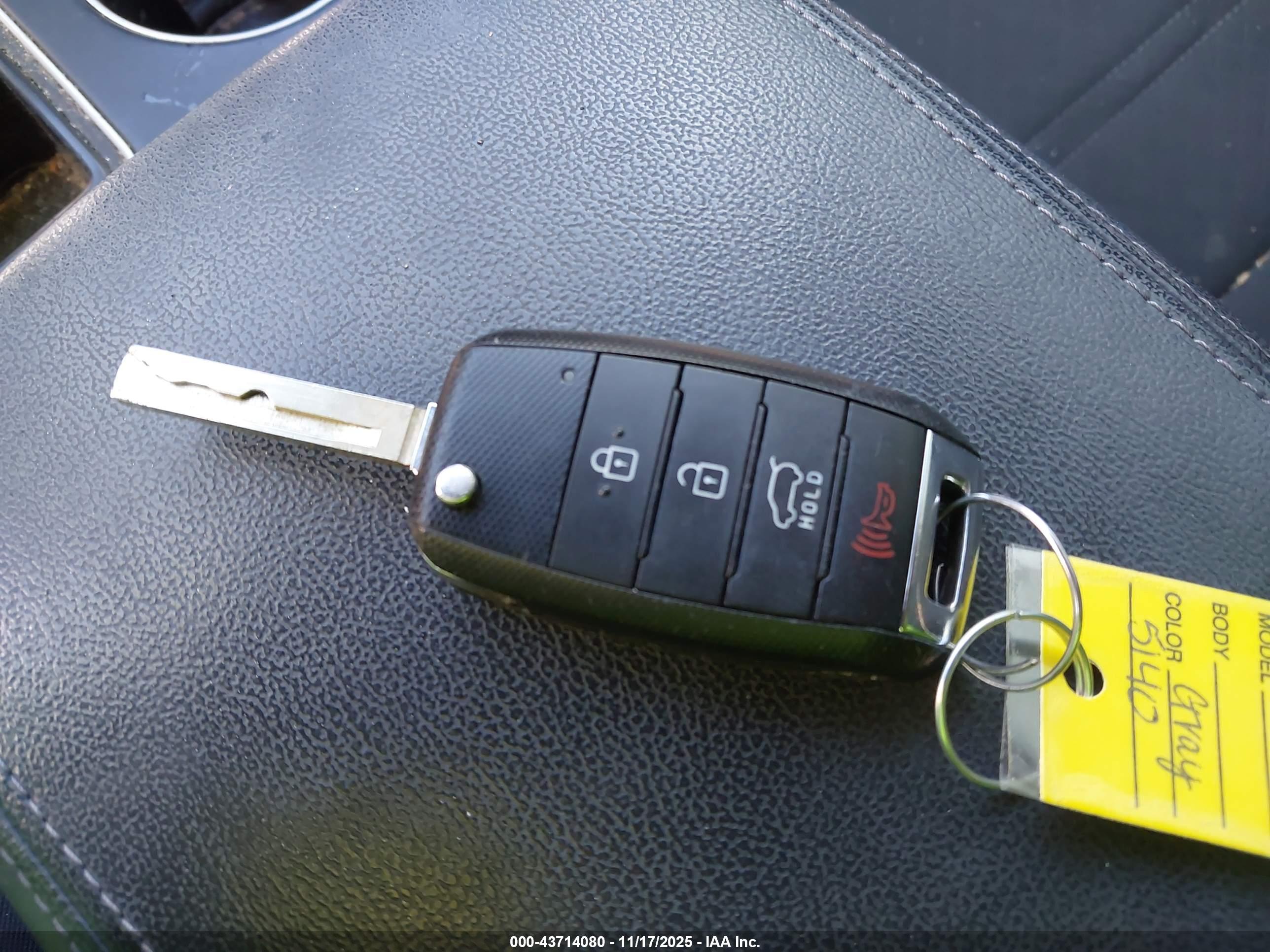 KIA SORENTO image 11