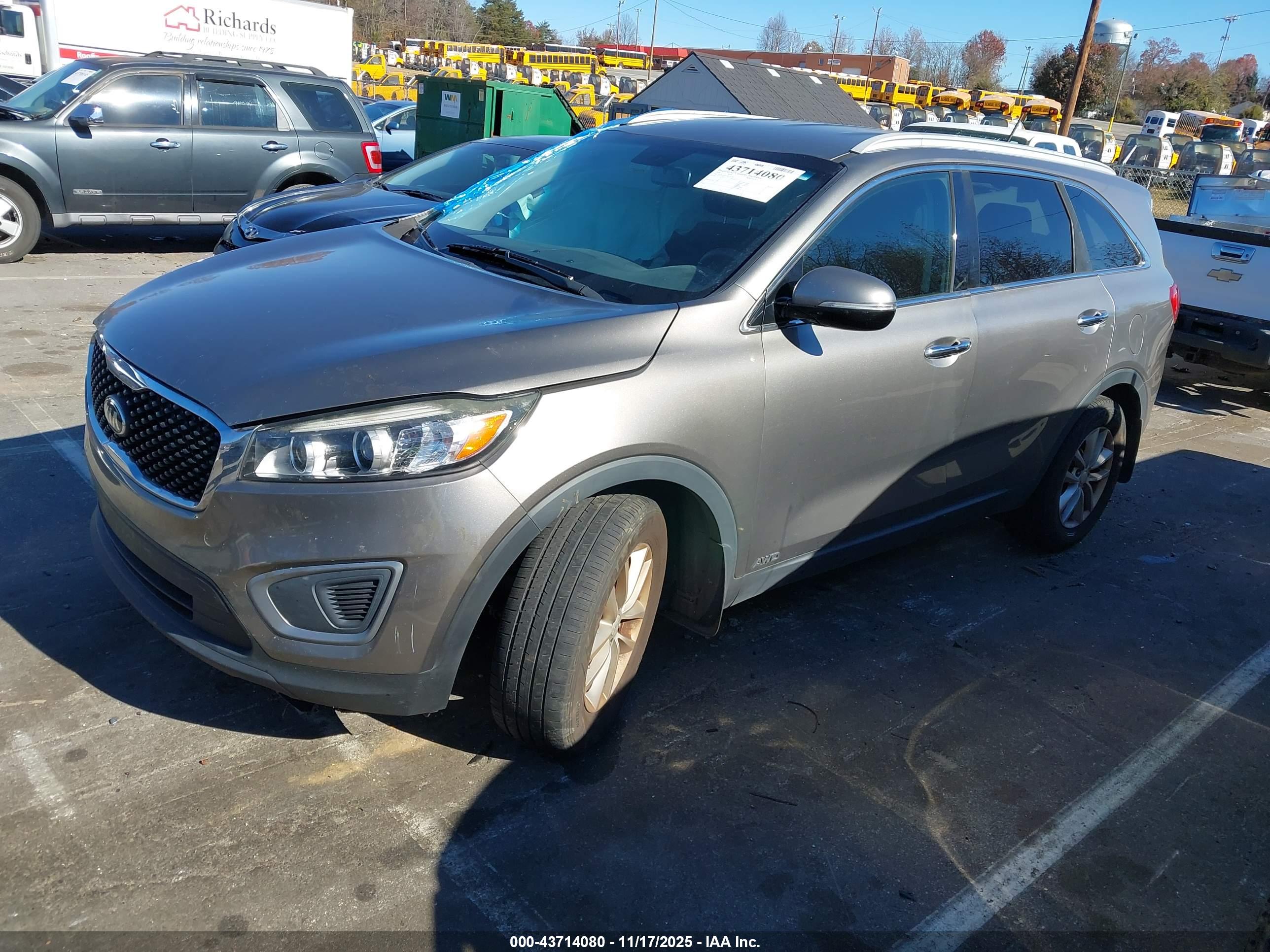 KIA SORENTO image 2