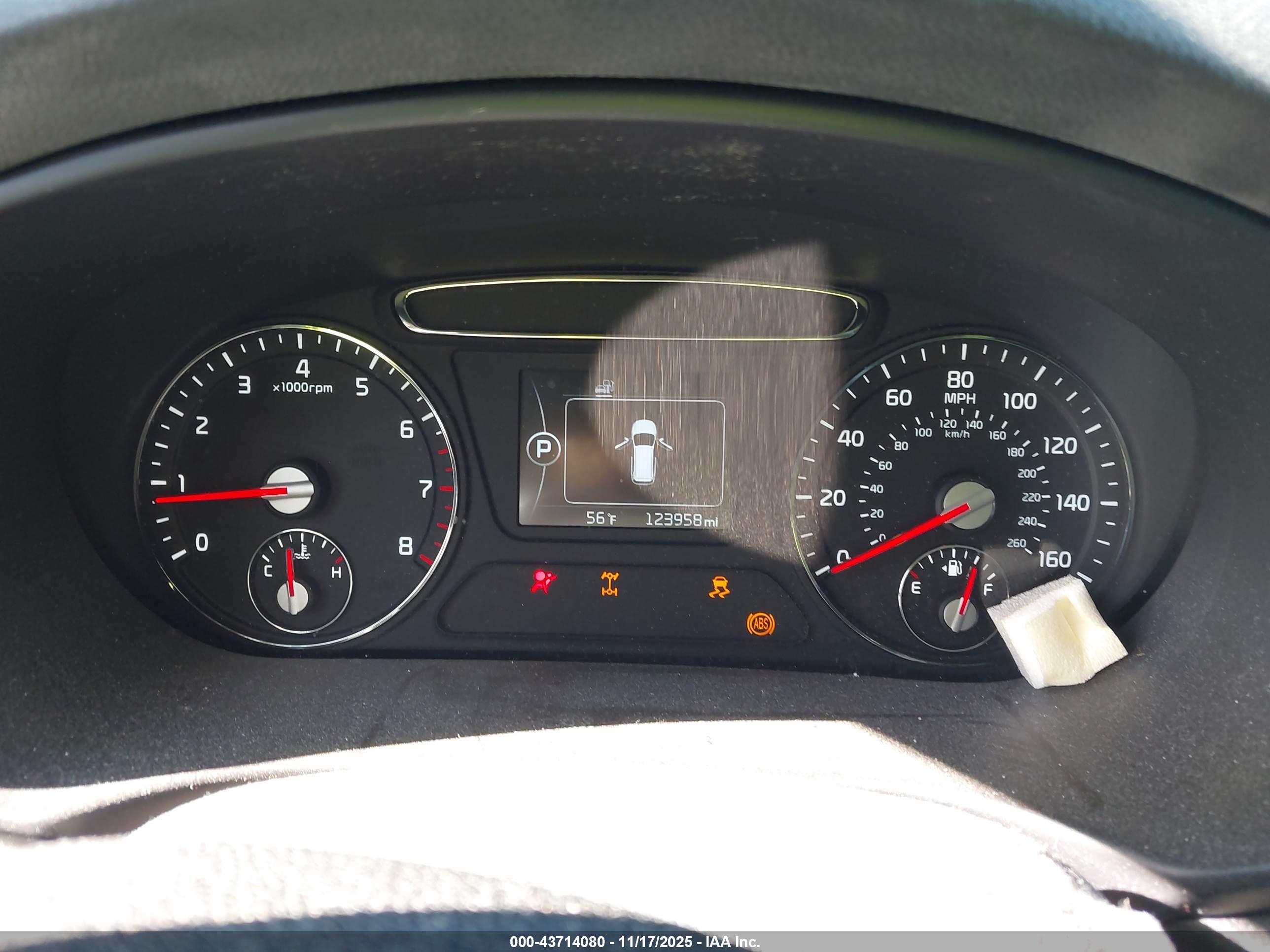 KIA SORENTO image 7