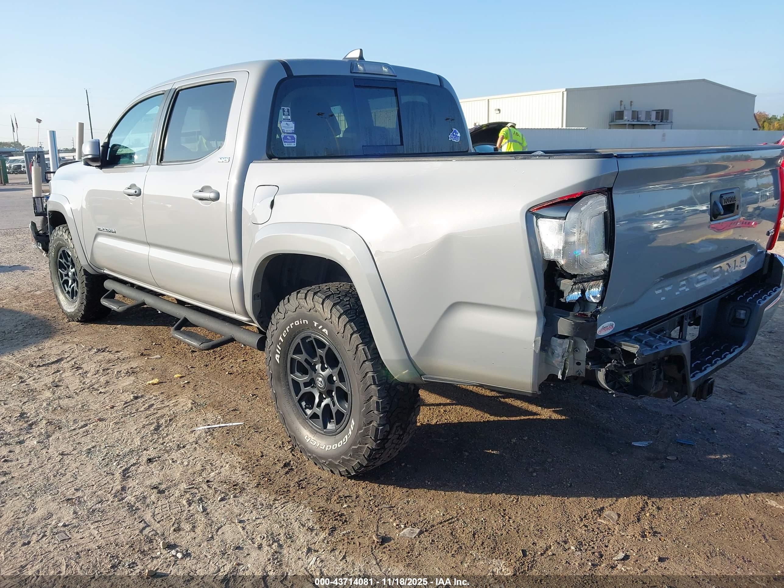 TOYOTA TACOMA image 3
