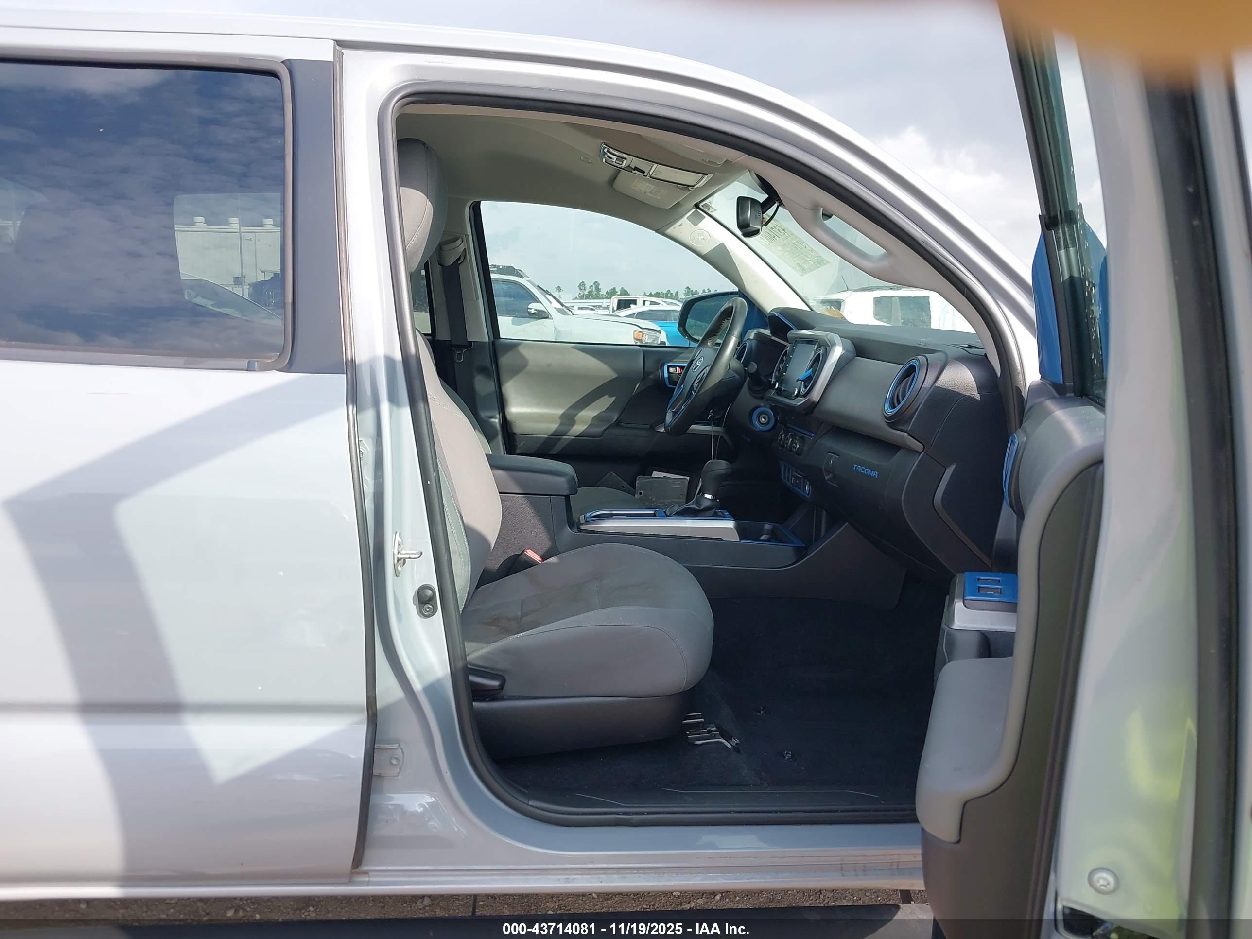 TOYOTA TACOMA image 5