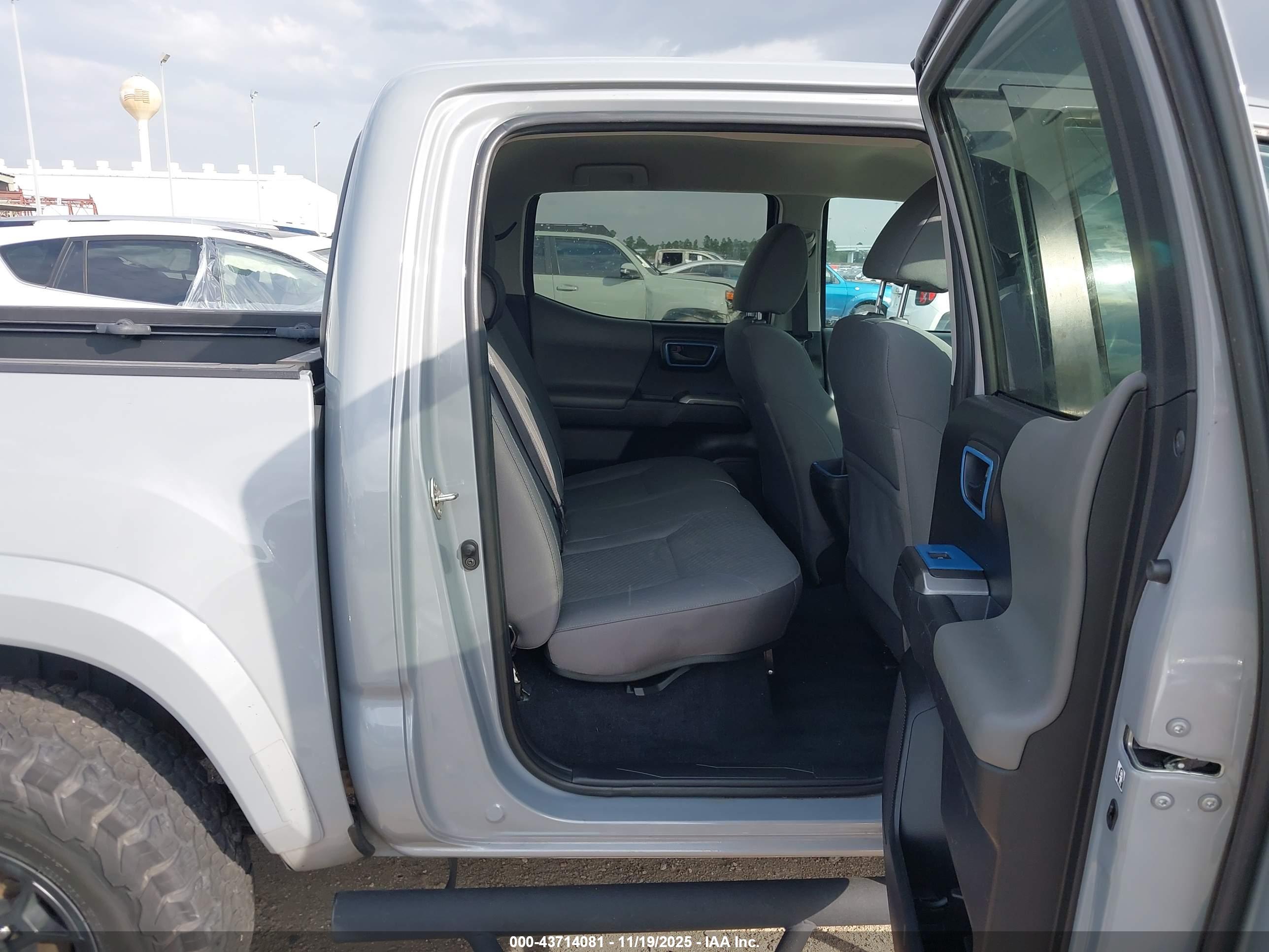 TOYOTA TACOMA image 8
